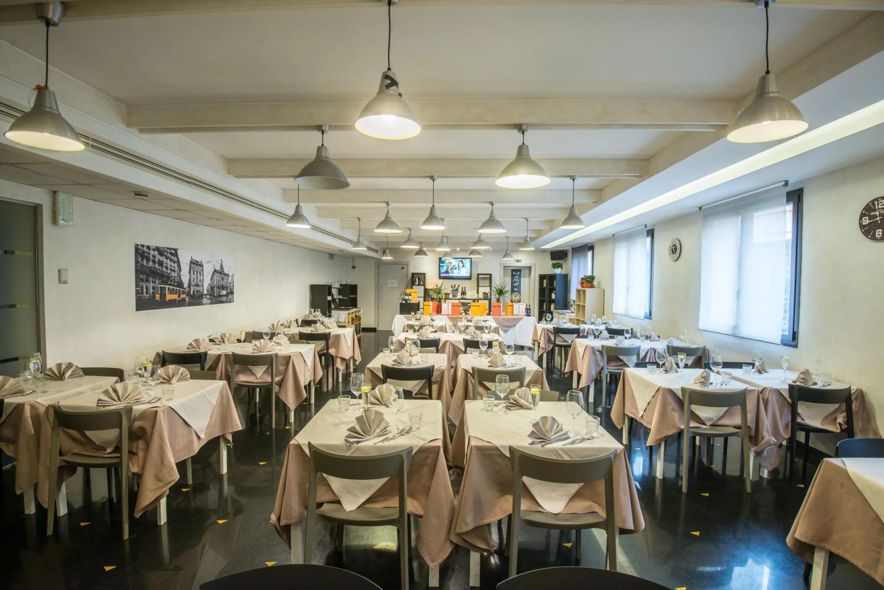 Restaurant/places to eat in As Hotel Cambiago