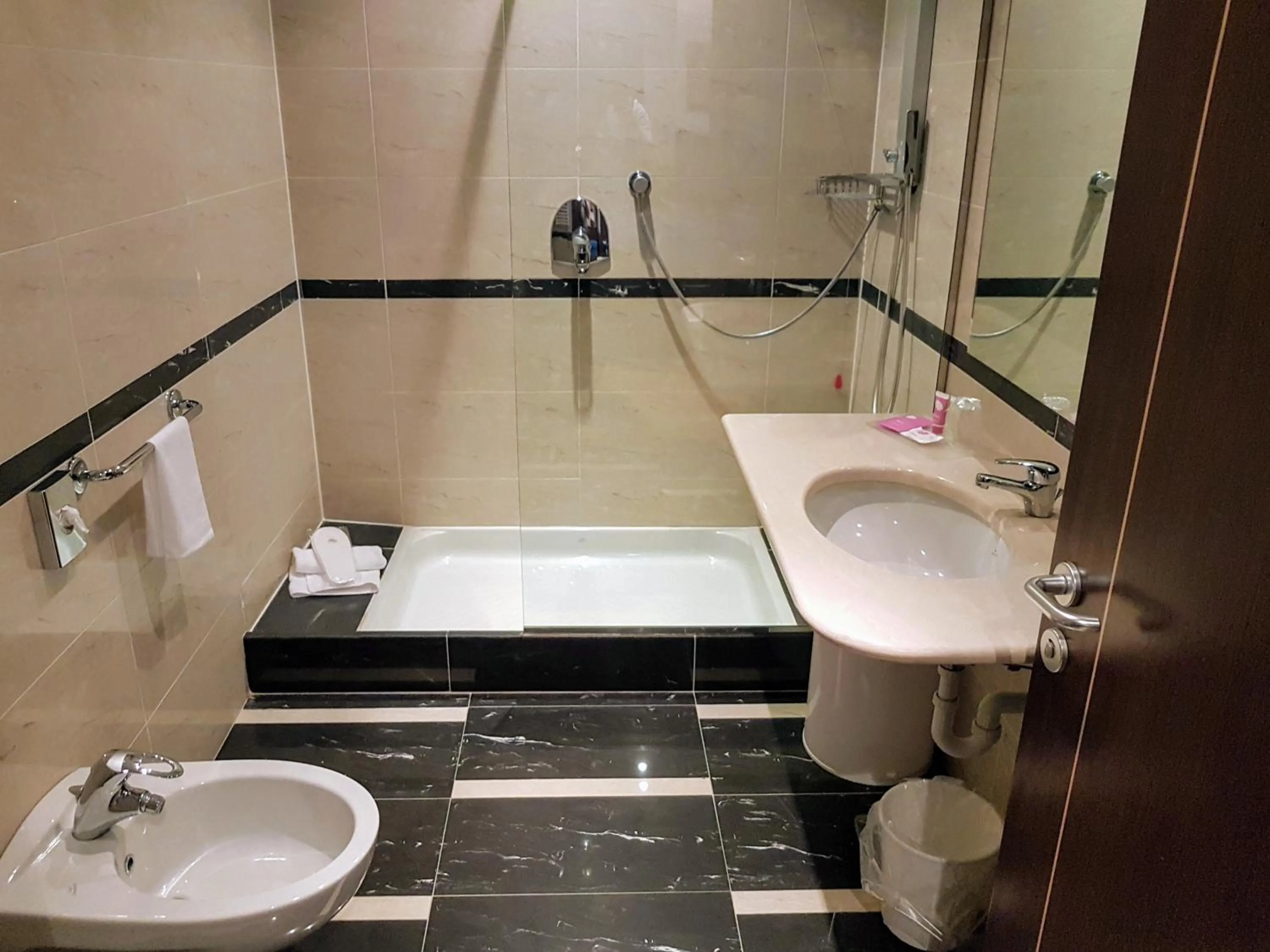 Bathroom in As Hotel Cambiago