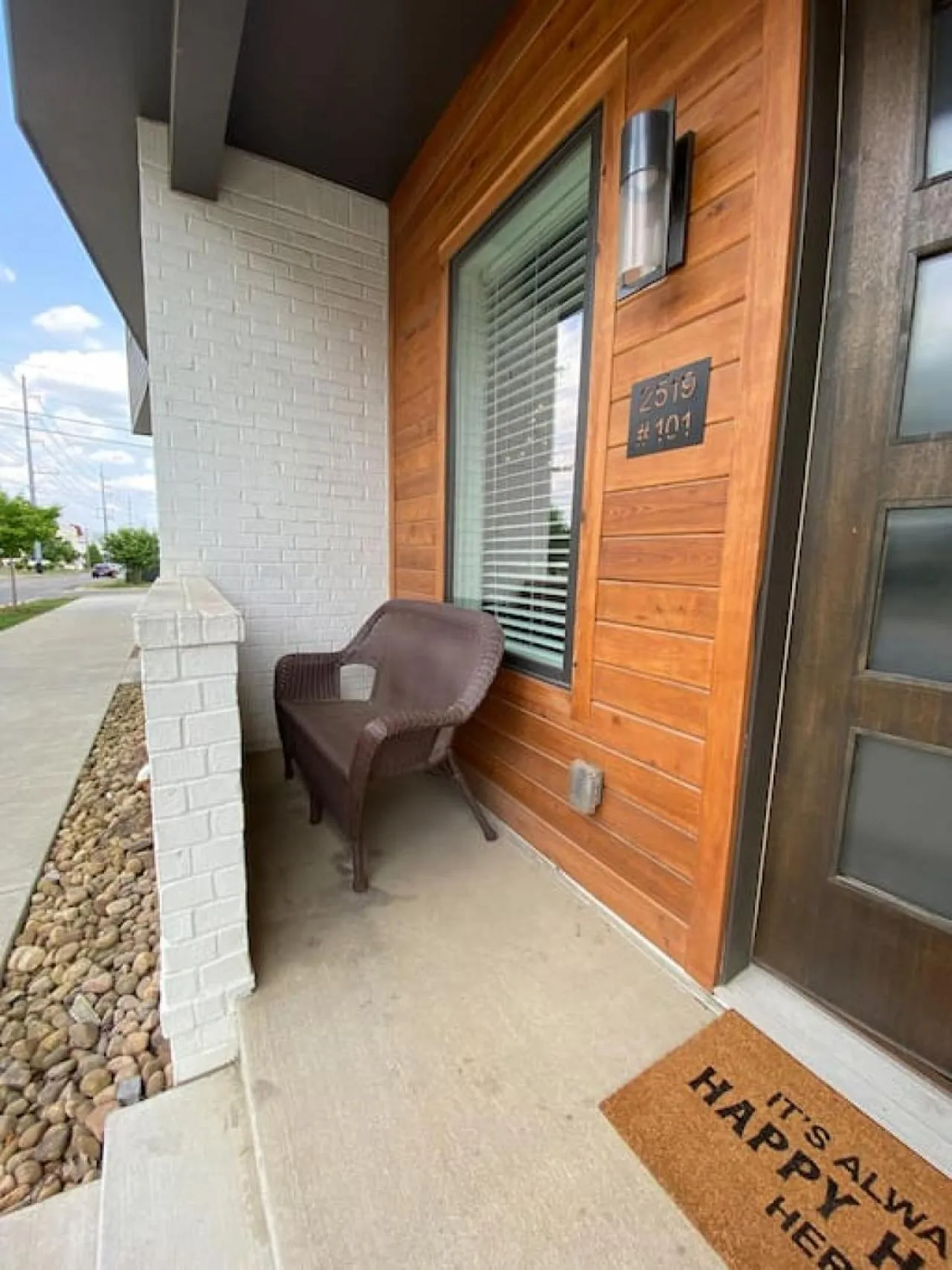 Patio in 1st Floor Condo No Steps - 2 miles to Downtown