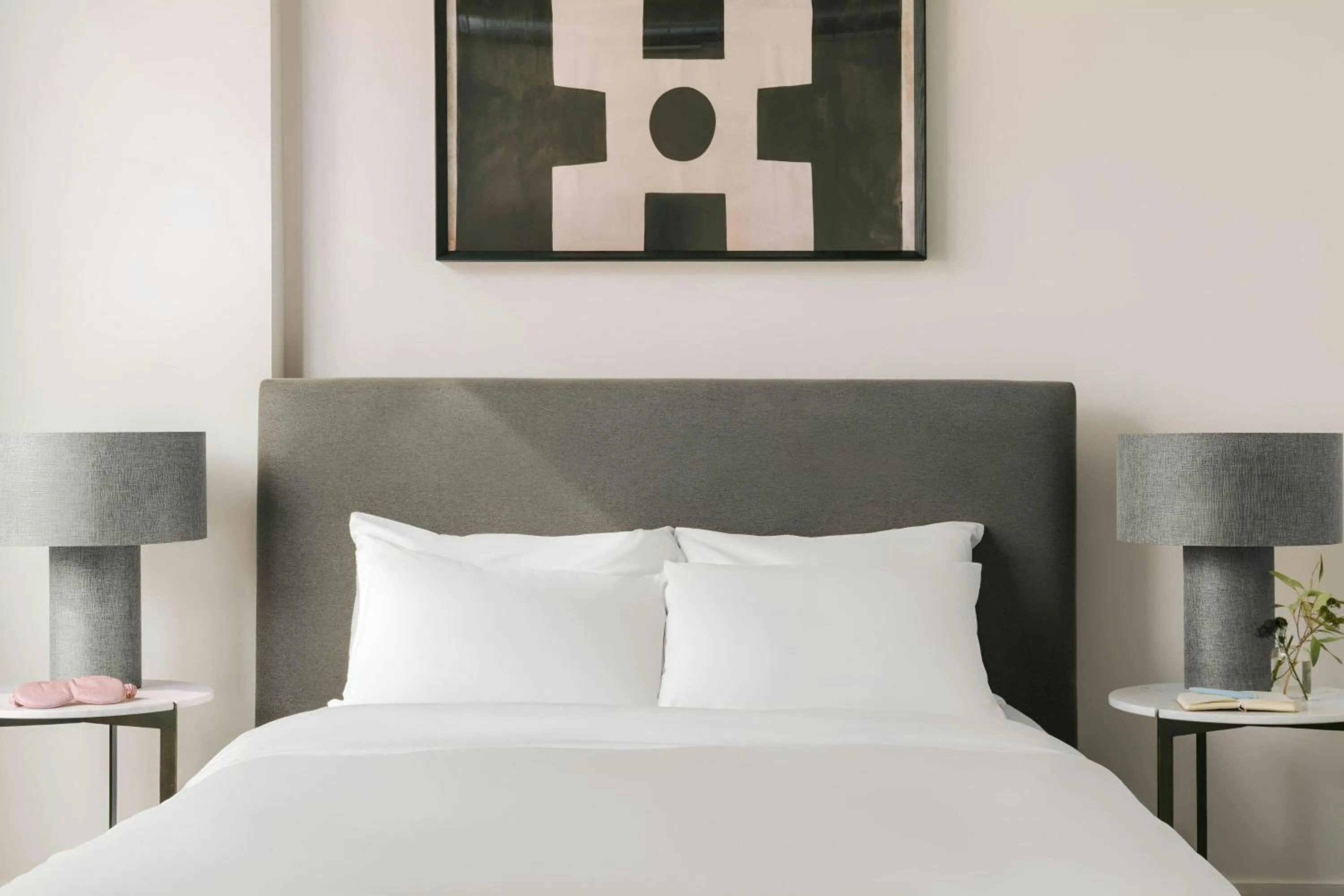 Bedroom, Bed in Sonder by Marriott Bonvoy The Opal Apartments River North