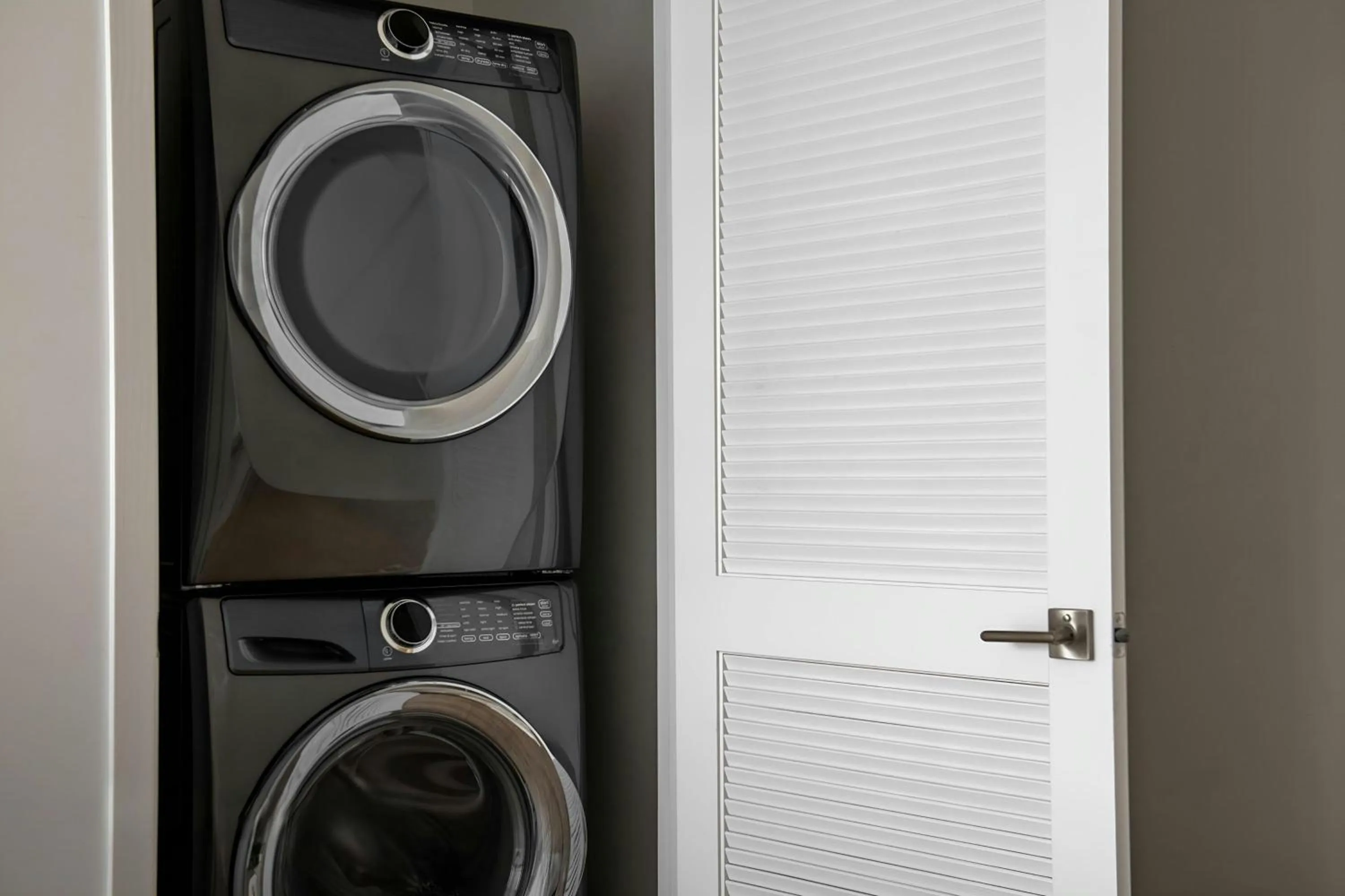 Photo of the whole room in Sonder by Marriott Bonvoy The Opal Apartments River North