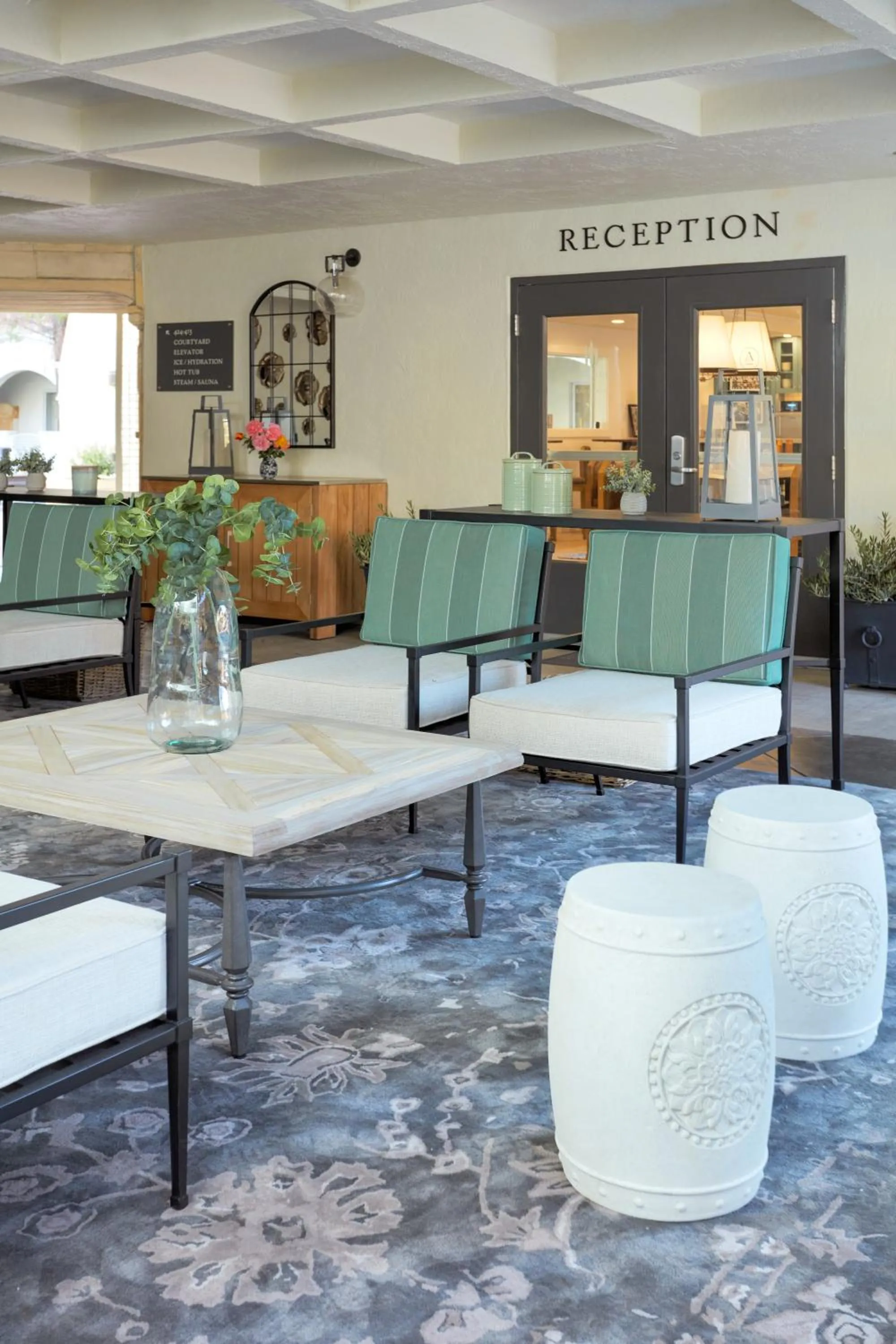 Seating area in The Lodge at Healdsburg, Tapestry Collection by Hilton