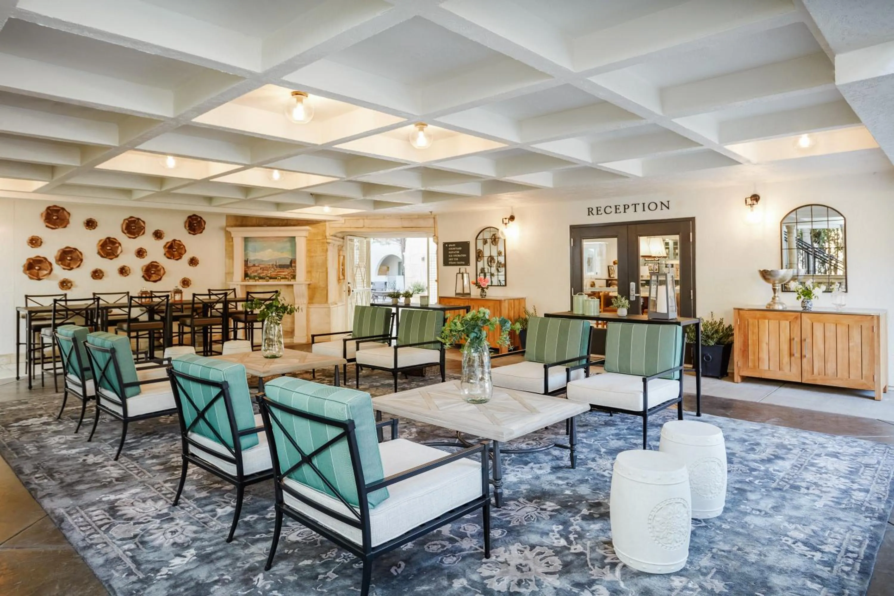 Seating area in The Lodge at Healdsburg, Tapestry Collection by Hilton