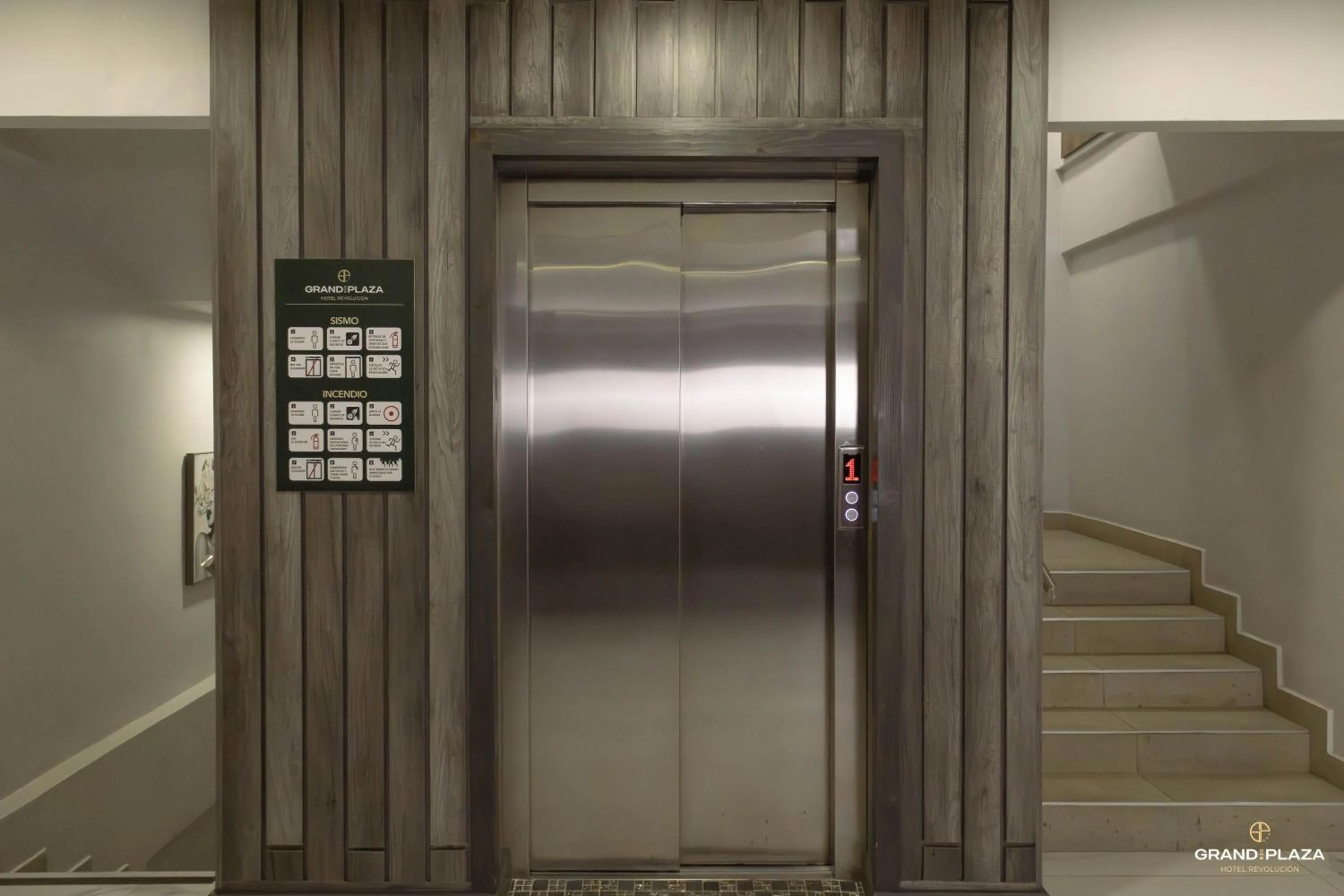 elevator in Hotel Grand One Plaza