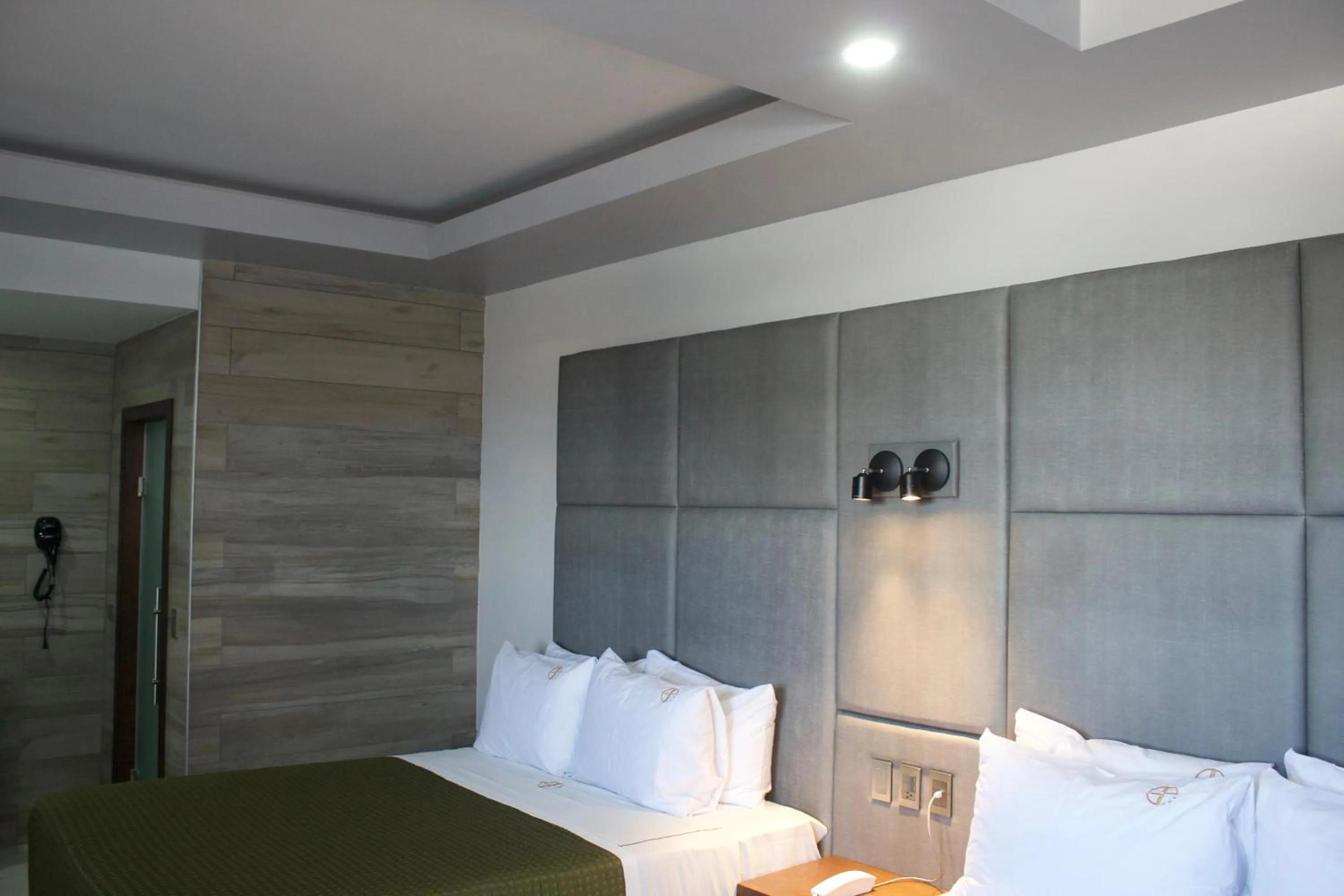 Photo of the whole room, Bed in Hotel Grand One Plaza