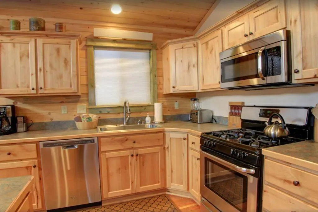 kitchen in Fox Den Lodge