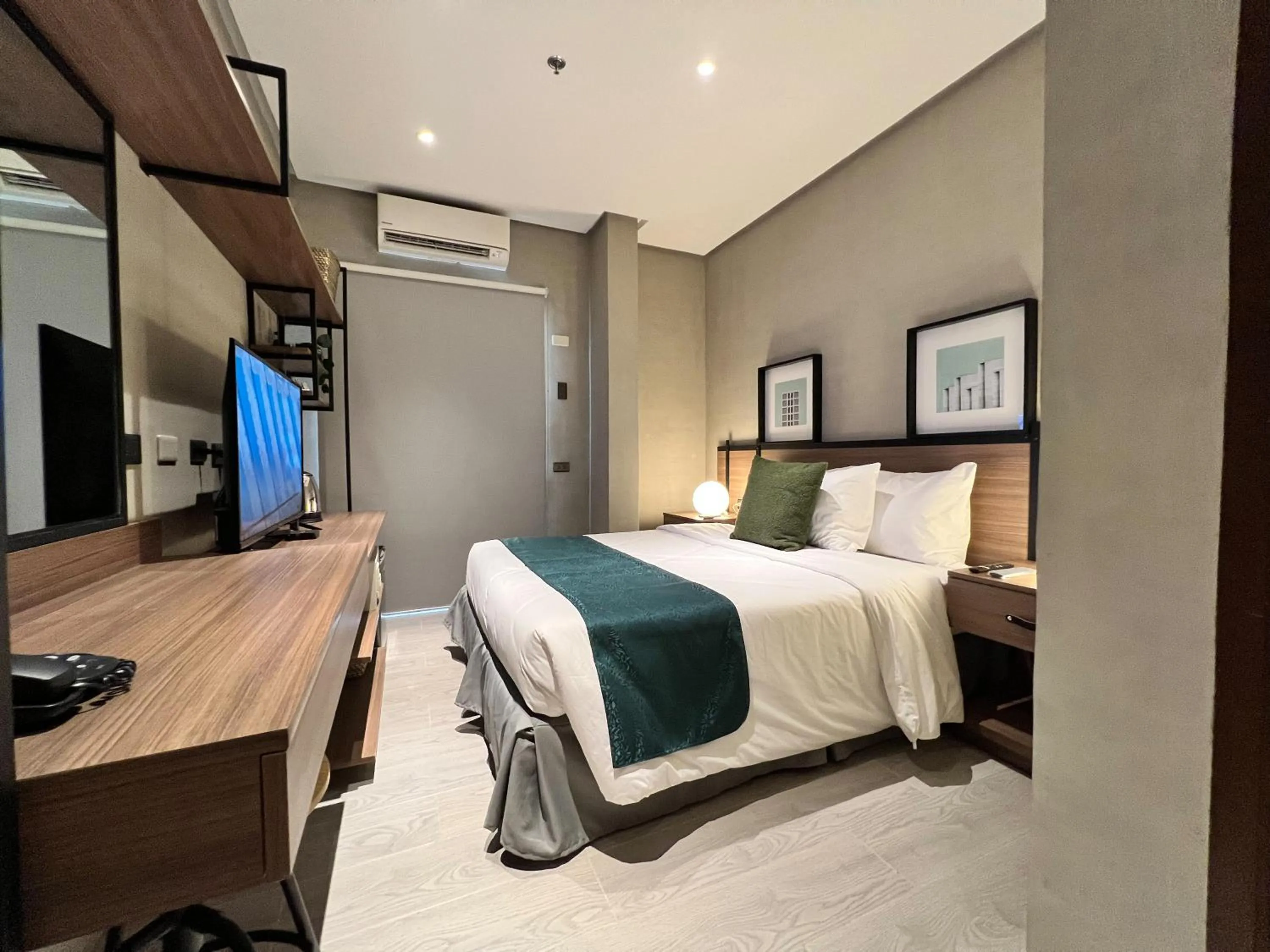Bedroom, Bed in Acro Residences