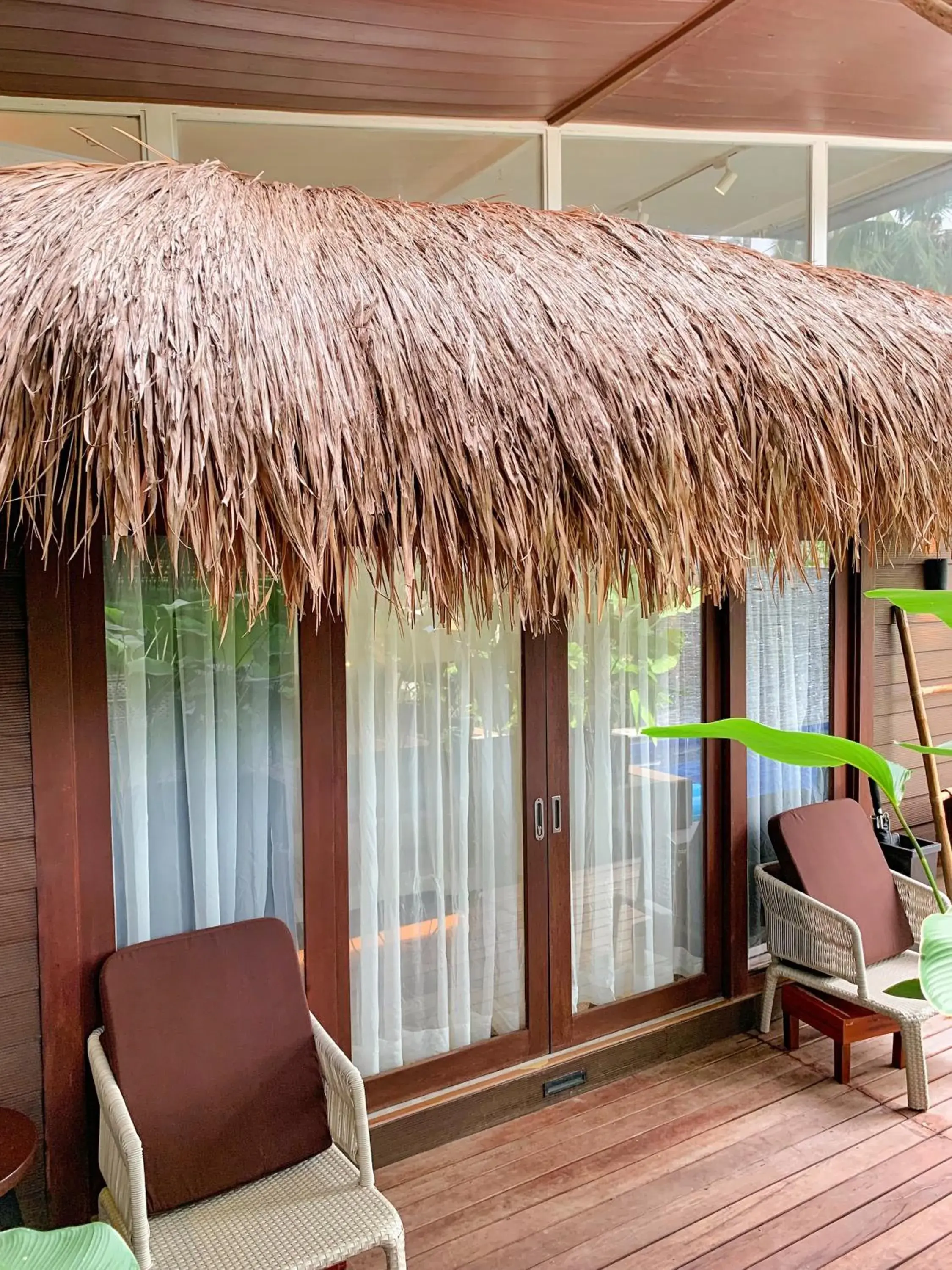 Deluxe Double Room (2 Adults + 1 Child) in Banig Beach Resort El Nido Deluxe Double Room (2 Adults + 1 Child) in Banig Beach Resort El Nido