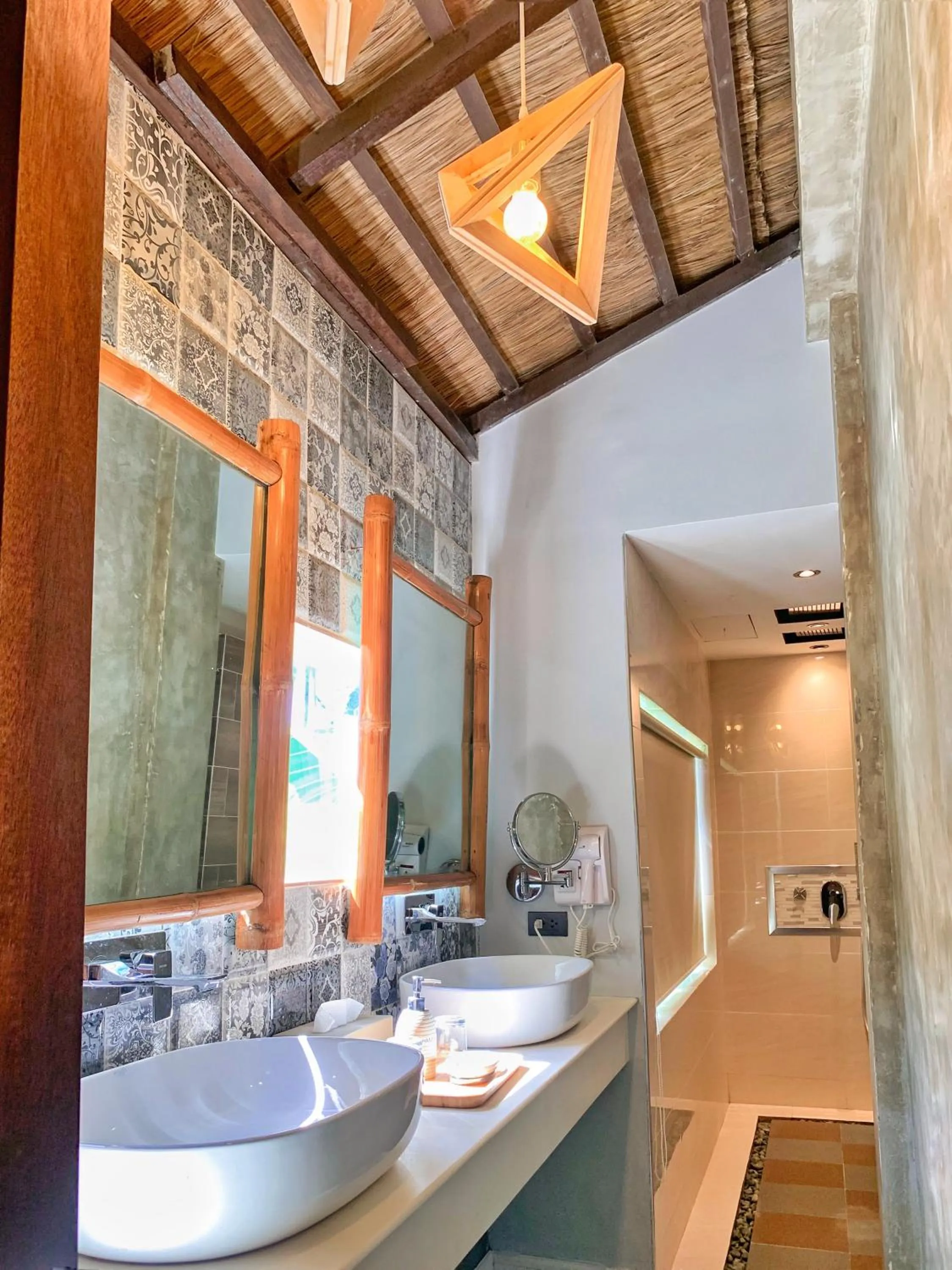 Bathroom in Banig Beach Resort El Nido