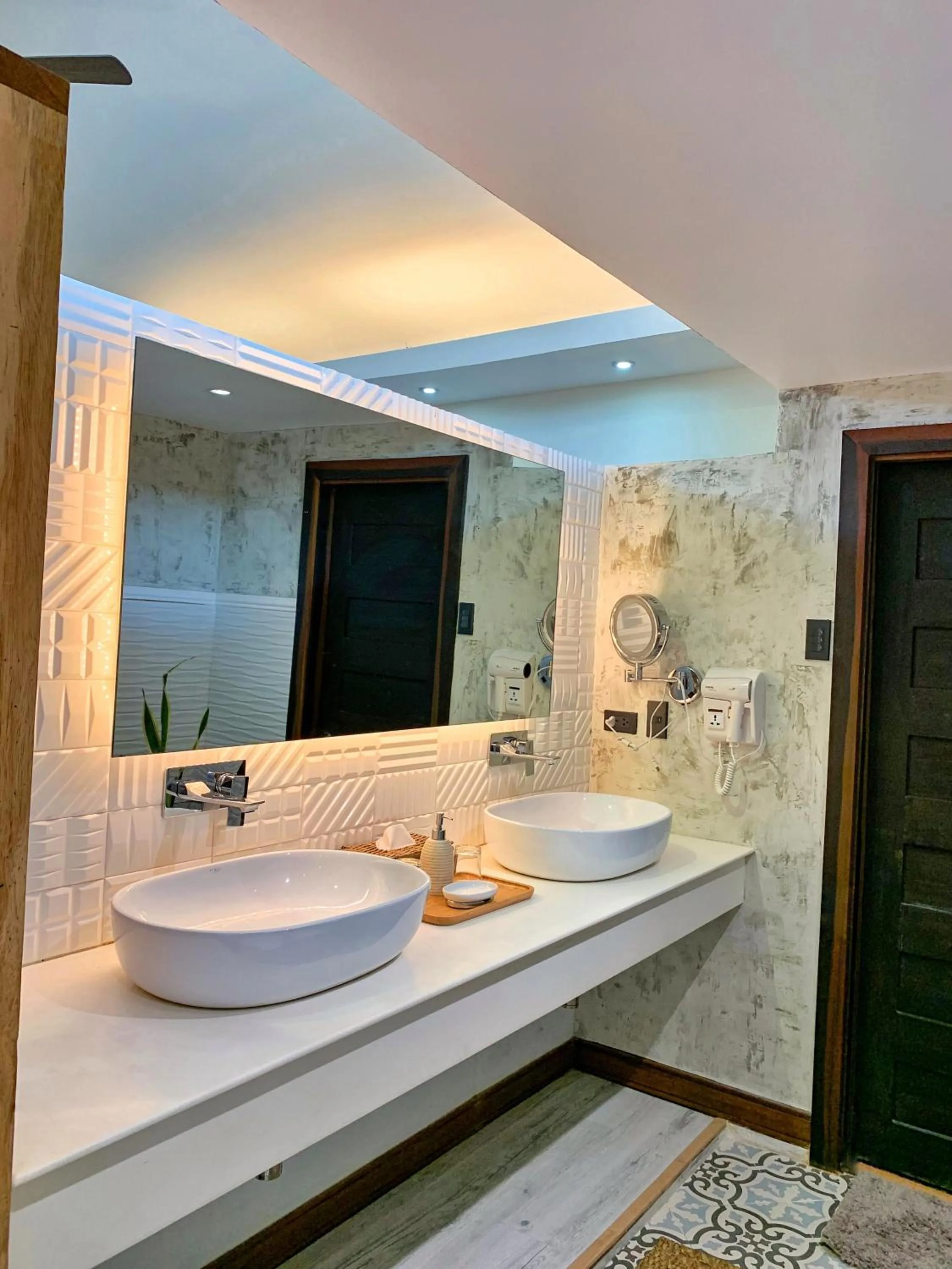 Bathroom in Banig Beach Resort El Nido