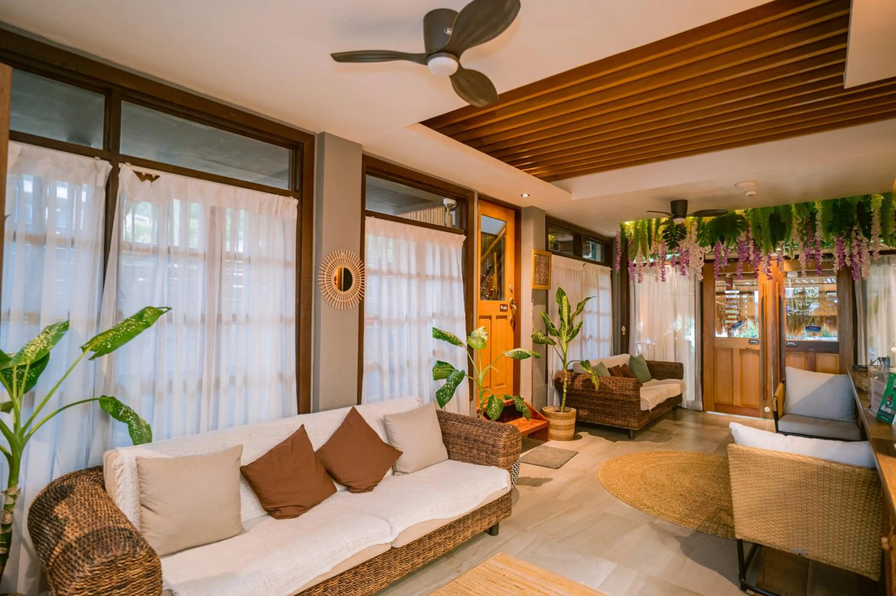 Lobby or reception in Banig Beach Resort El Nido