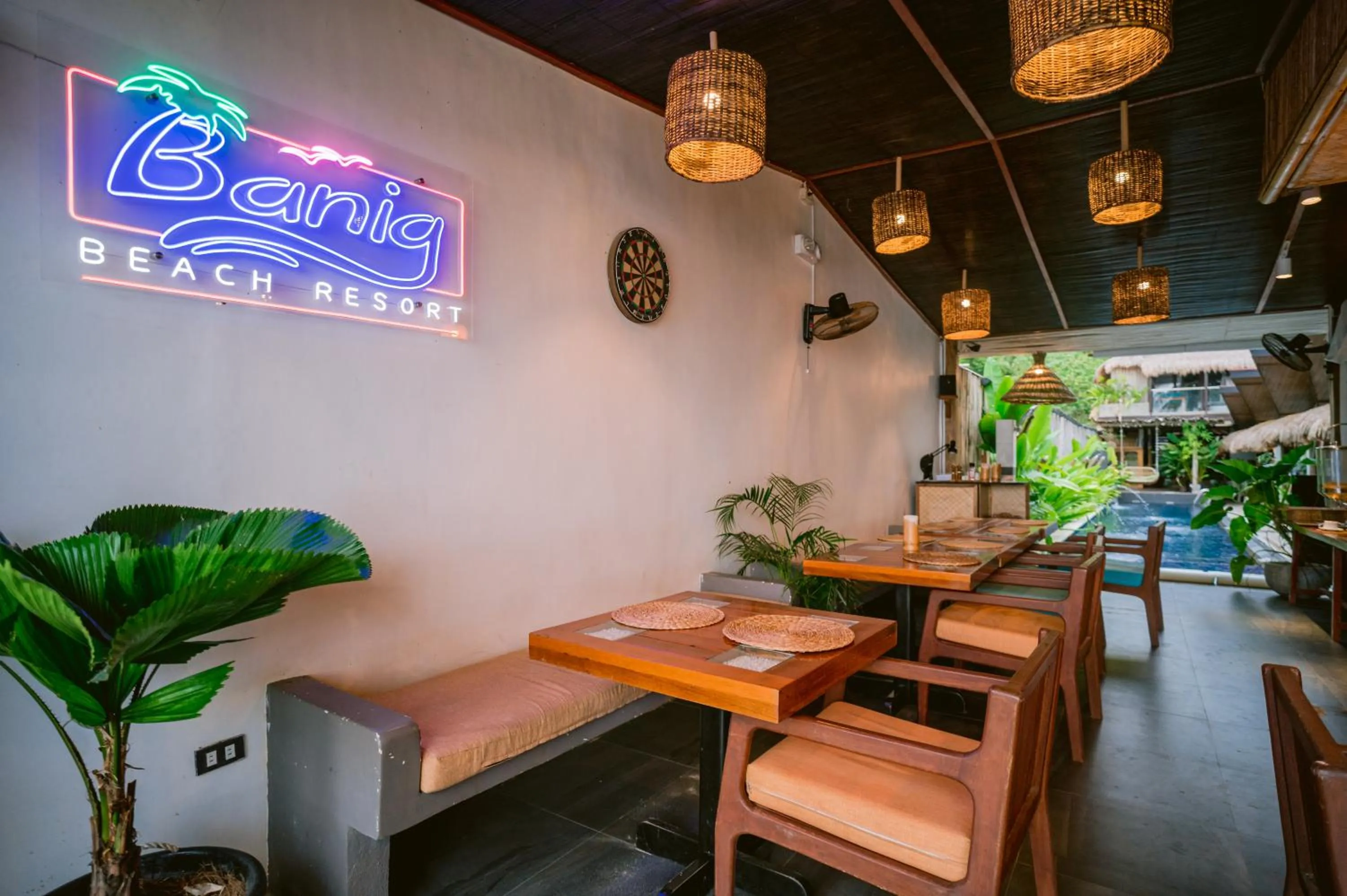 Restaurant/places to eat in Banig Beach Resort El Nido