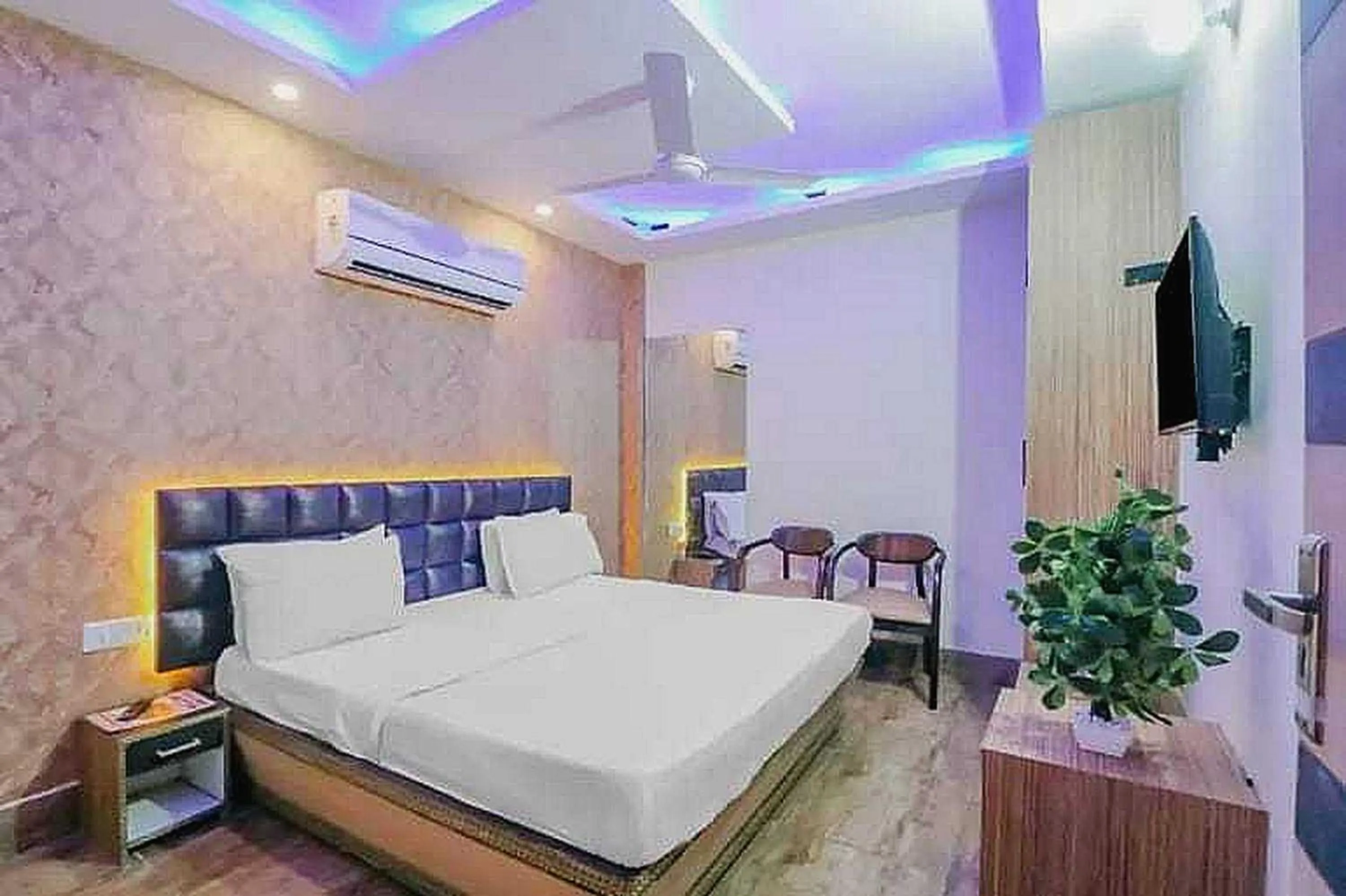 Bedroom, Bed in Super Hotel O Vivaan Residency