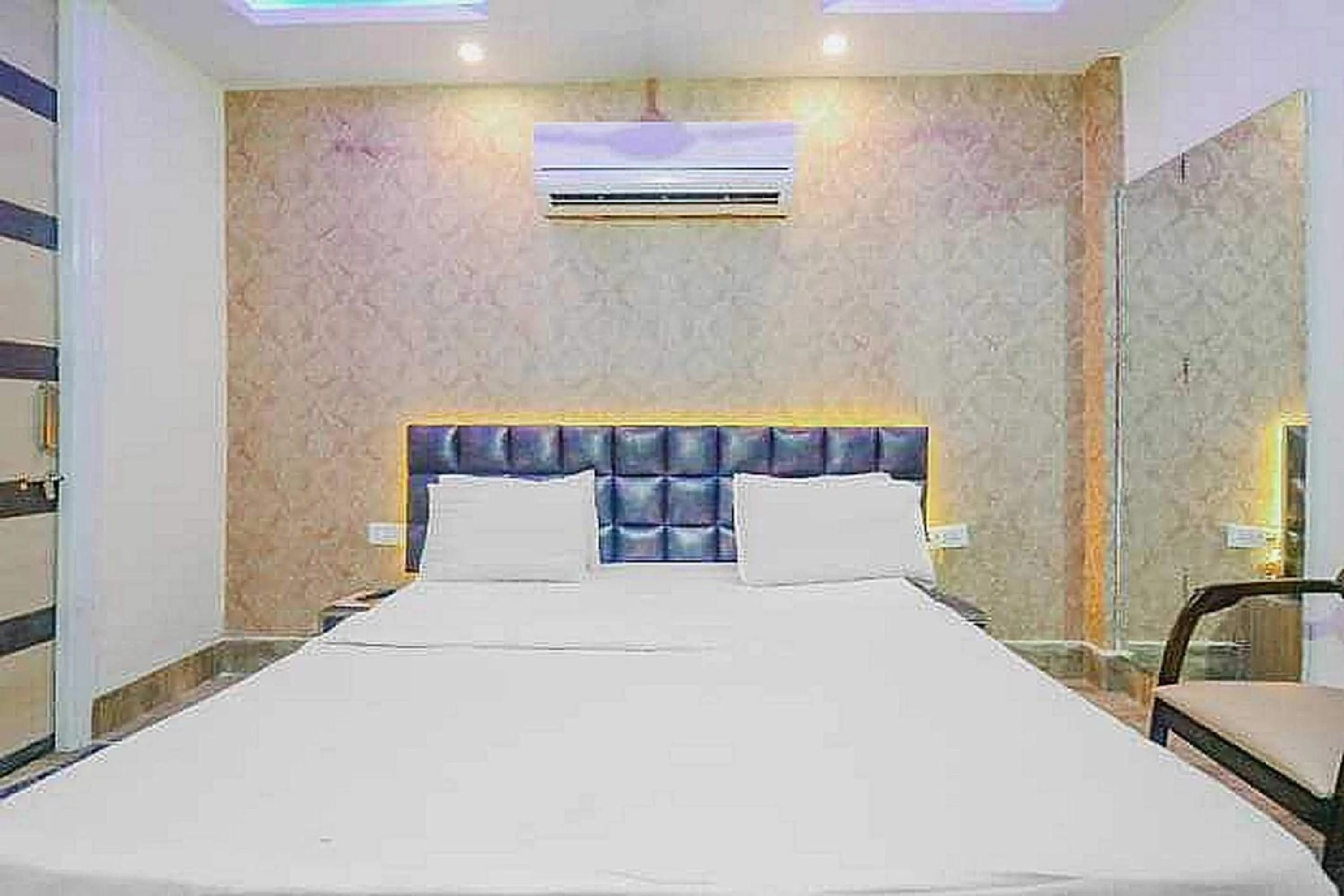Bedroom, Bed in Super Hotel O Vivaan Residency