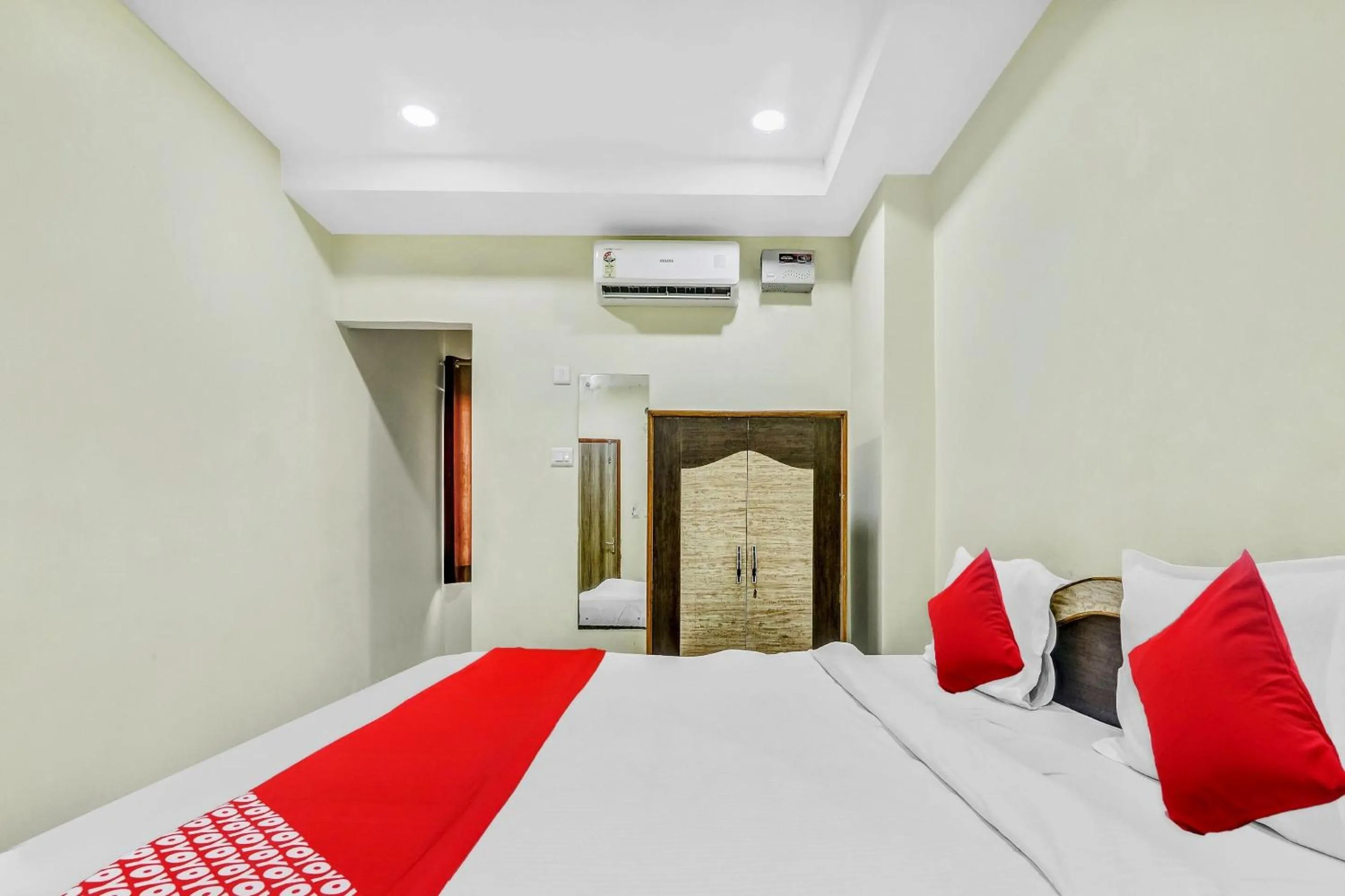 Bedroom, Bed in Hotel O Govind Guest House