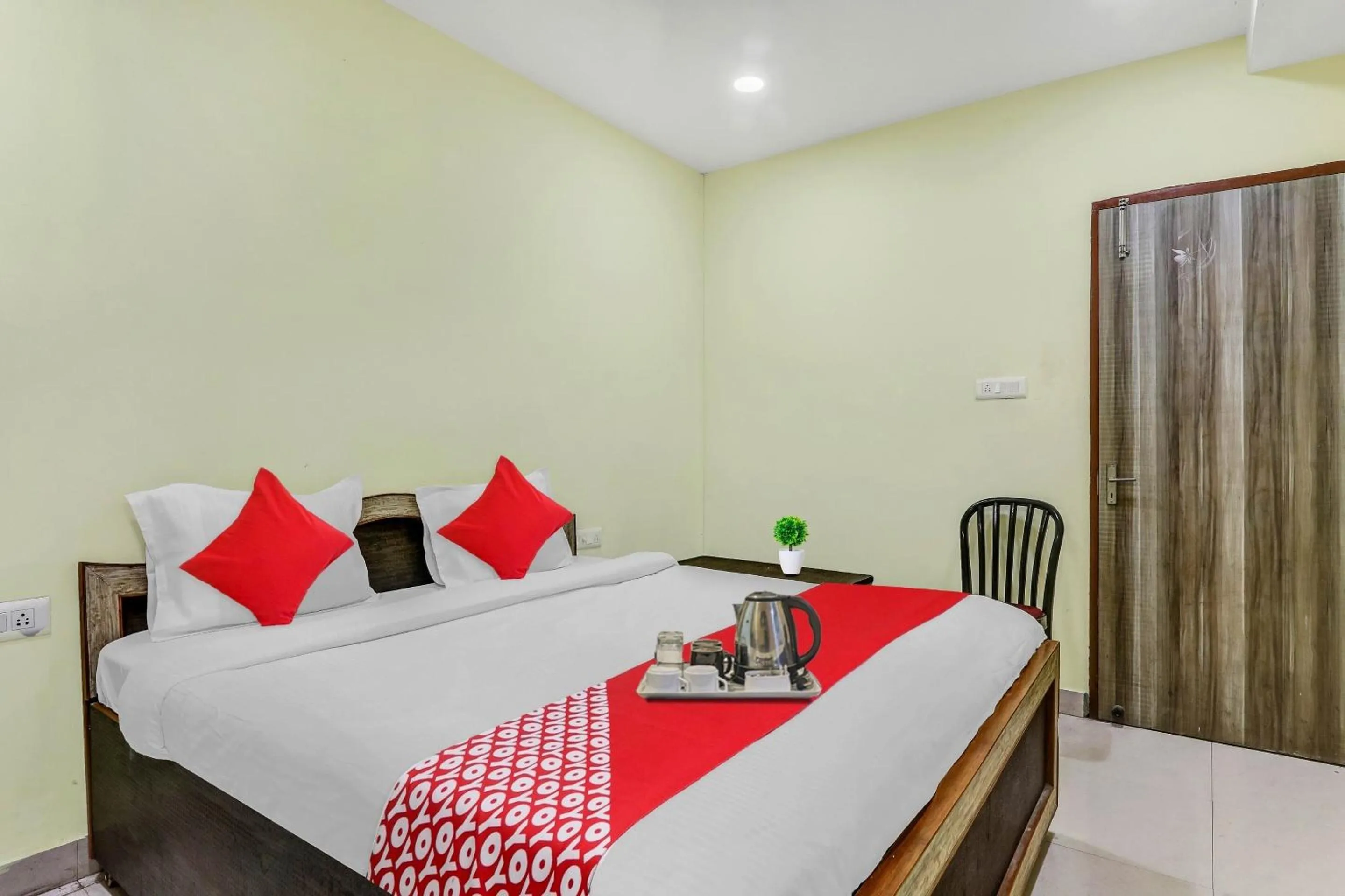 Bedroom, Bed in Hotel O Govind Guest House