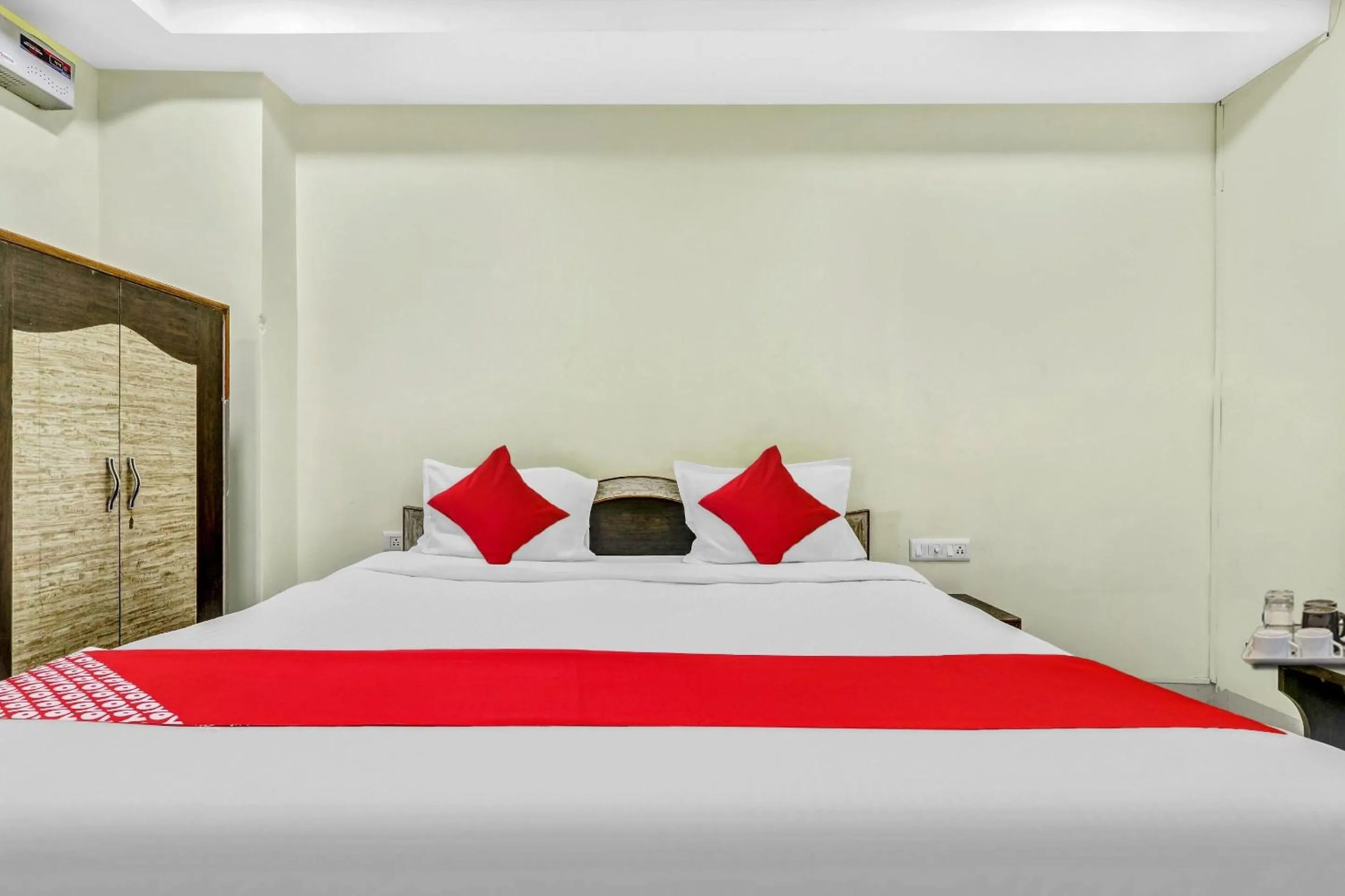 Bedroom, Bed in Hotel O Govind Guest House