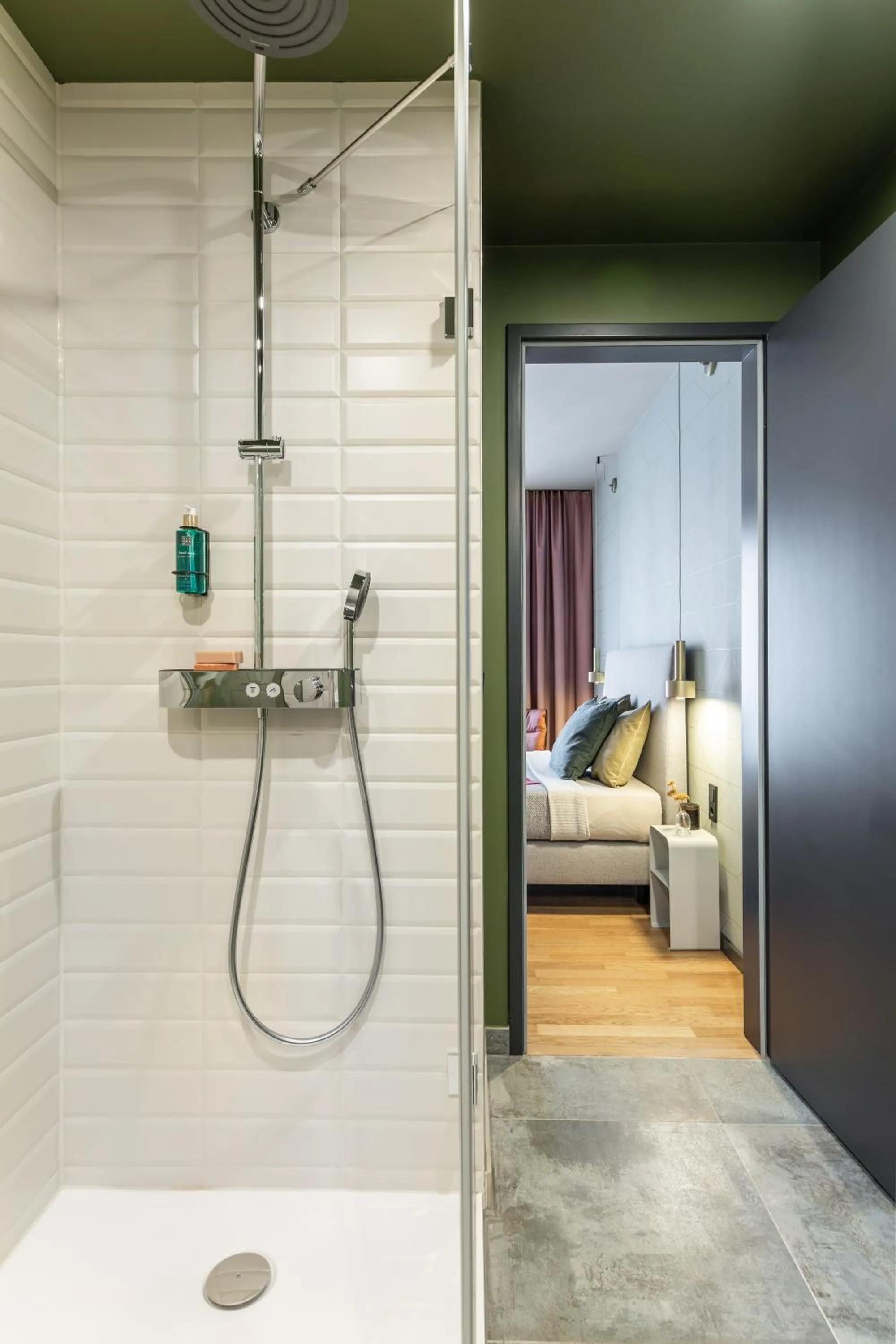 Toilet in ipartment Berlin Airport