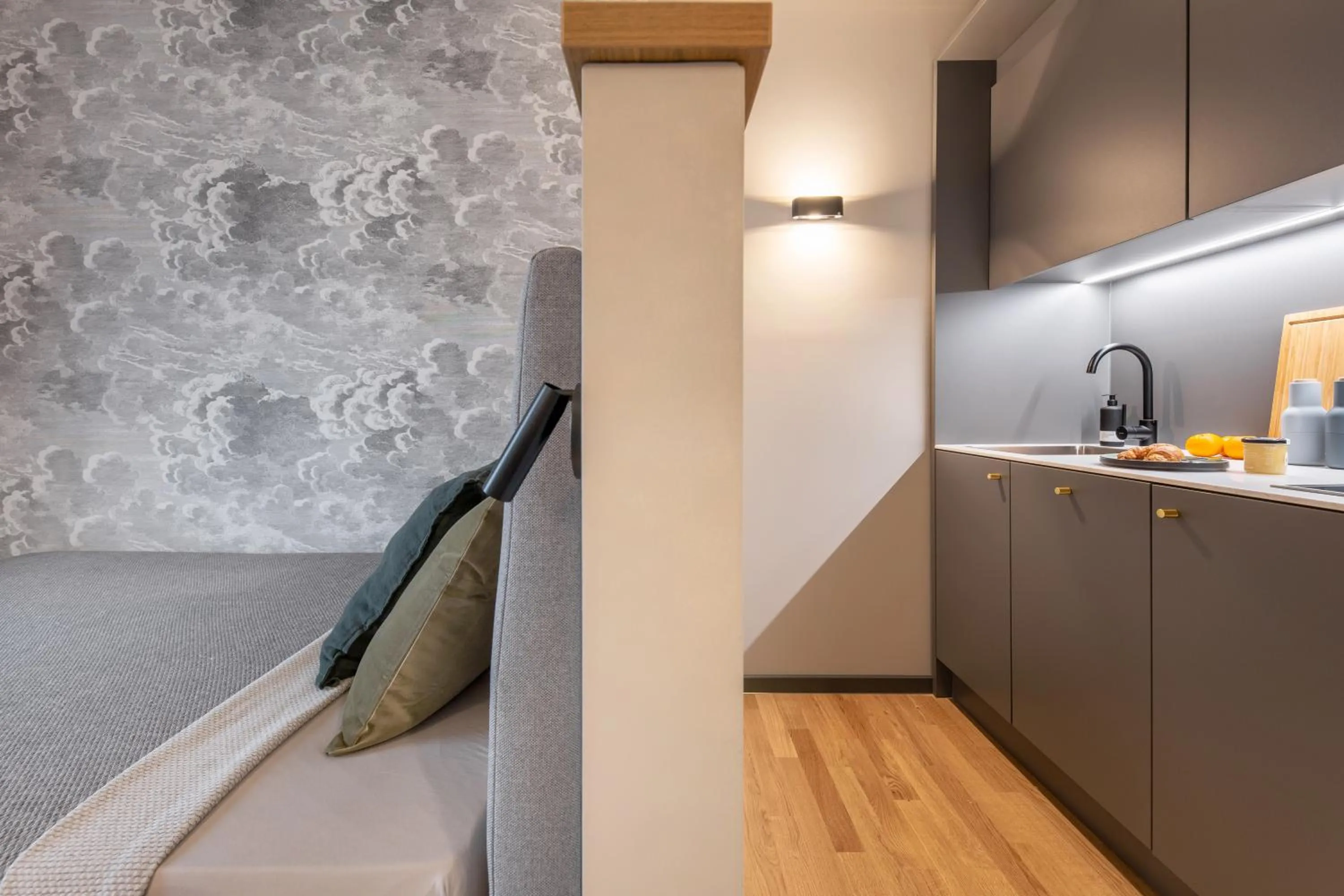 Photo of the whole room, Bed in ipartment Berlin Airport