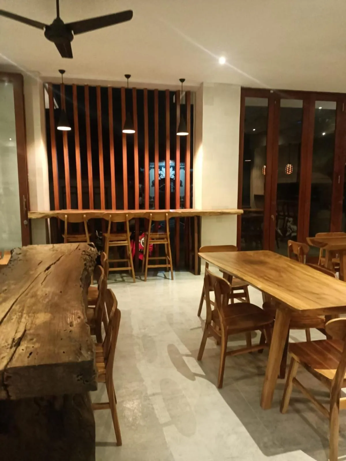 Restaurant/places to eat in The Kd Suites & Coffee Shop