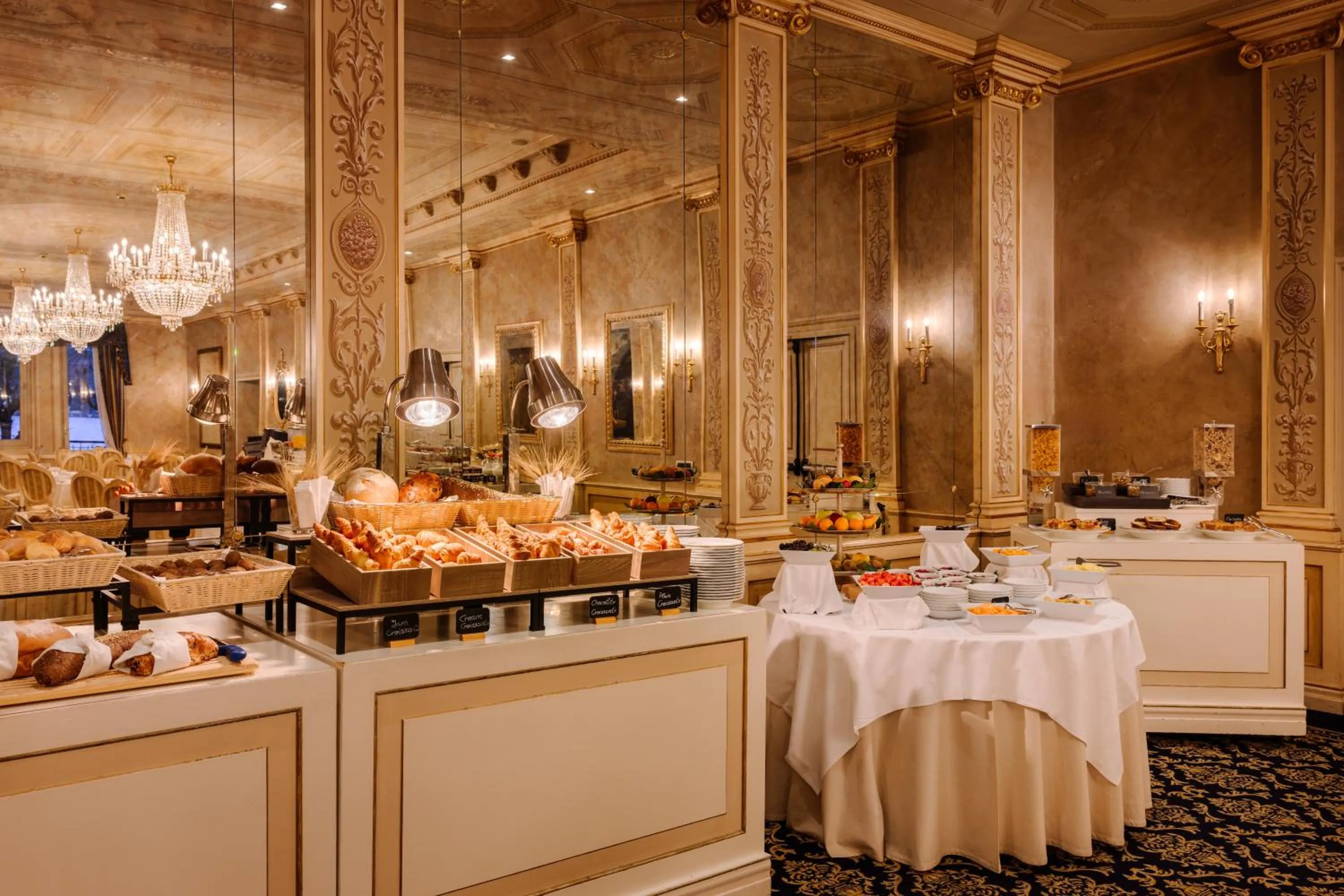 Breakfast in Palace Hotel Lake Como