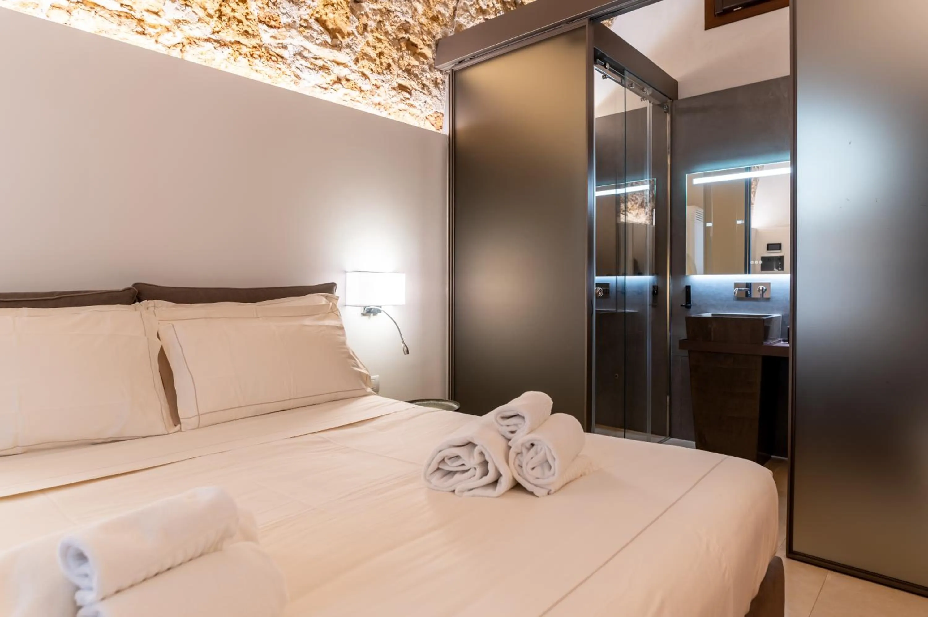 Bed in Bastione Spasimo Boutique Hotel