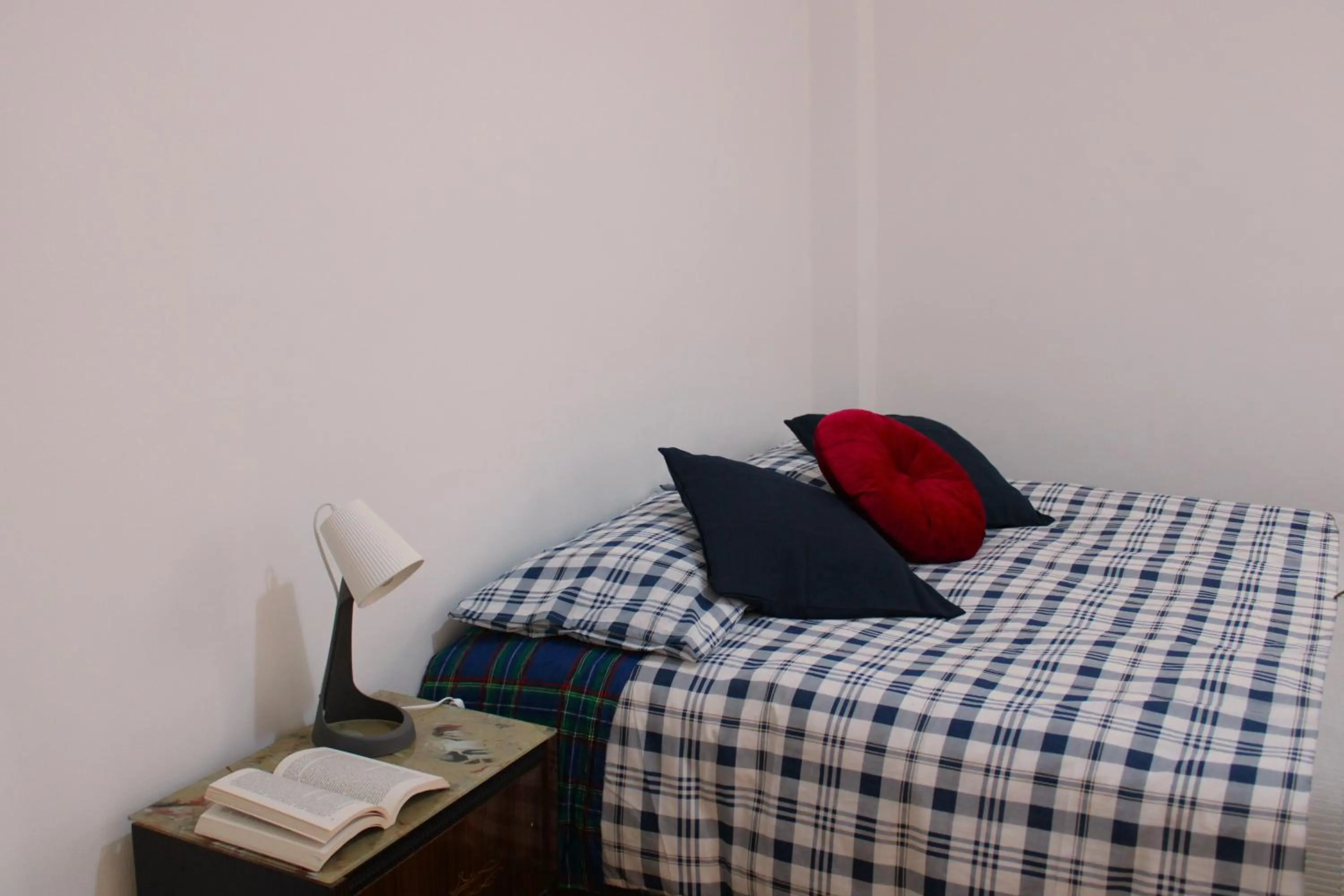 Bed in Mikasa Balduina Roma