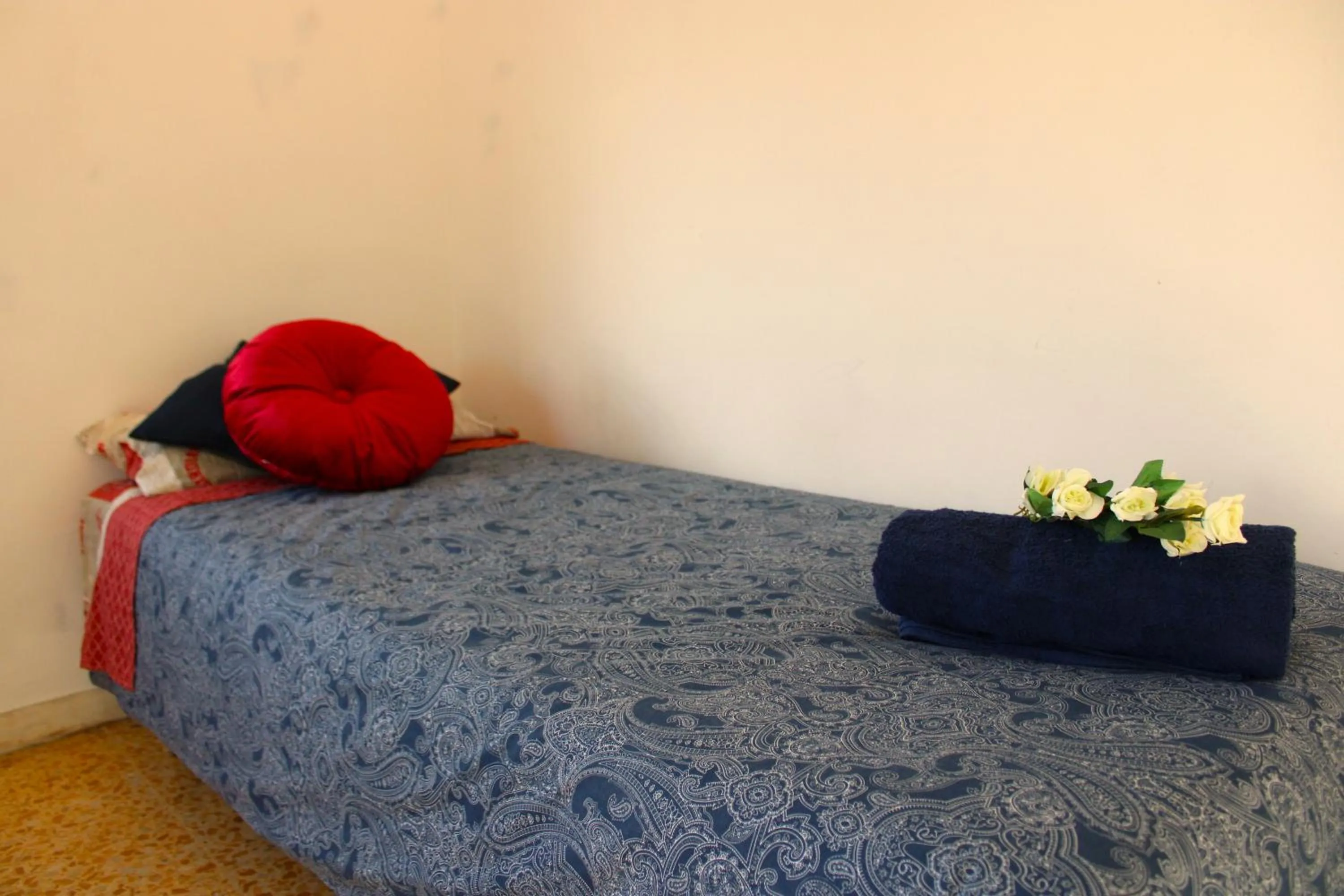 Bed in Mikasa Balduina Roma