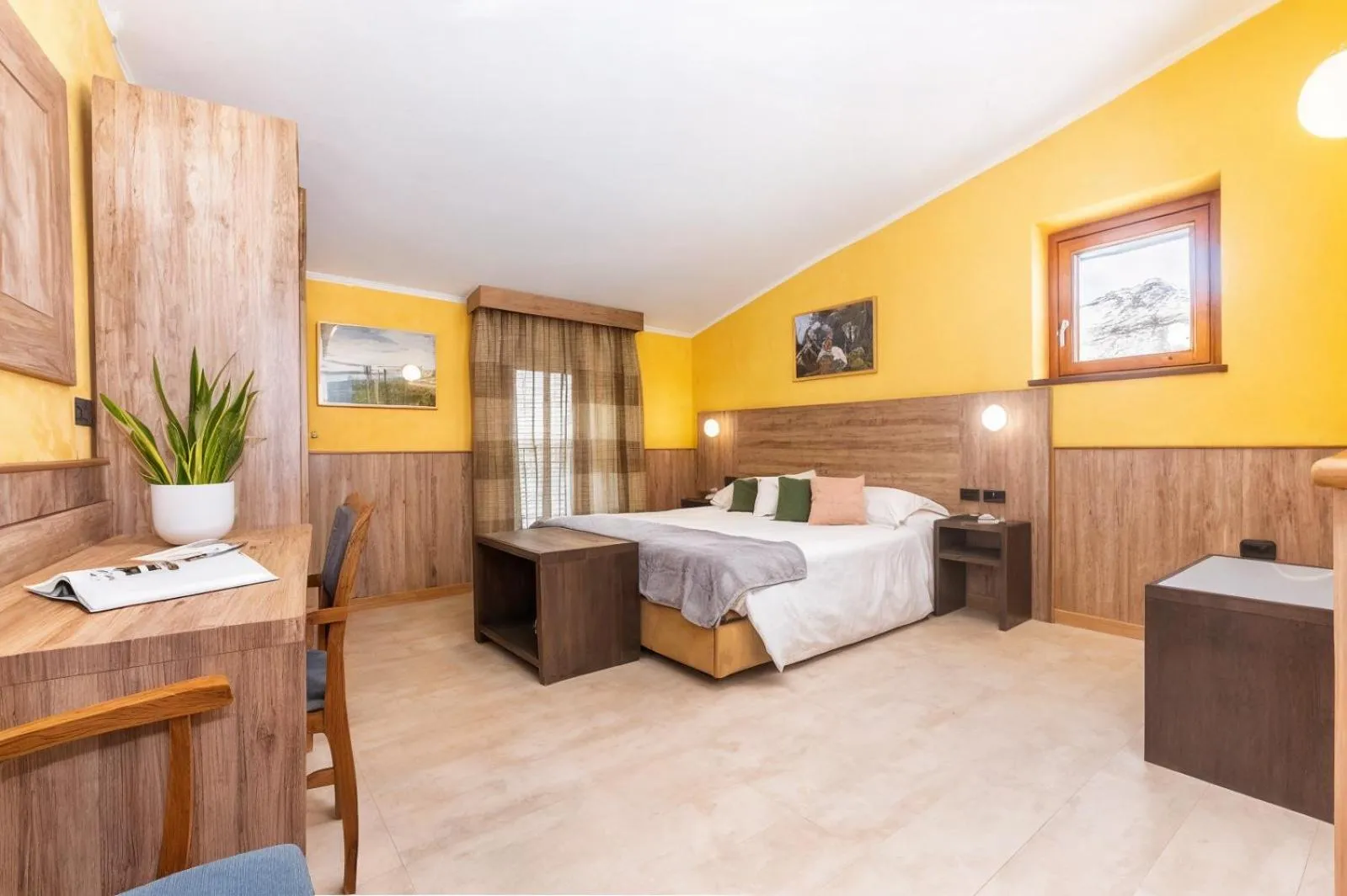 TV and multimedia, Bed in Hotel Duomo