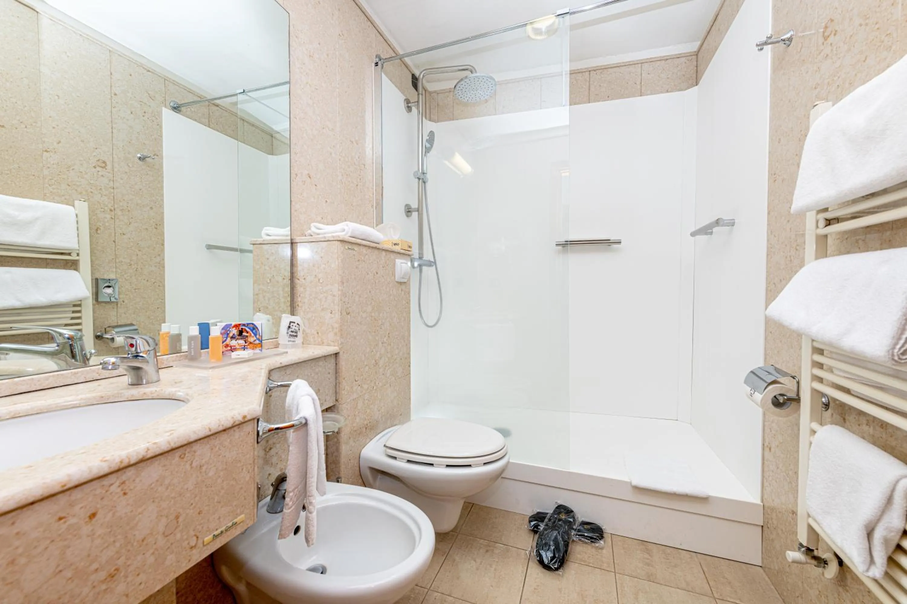 Shower in Hotel Duomo