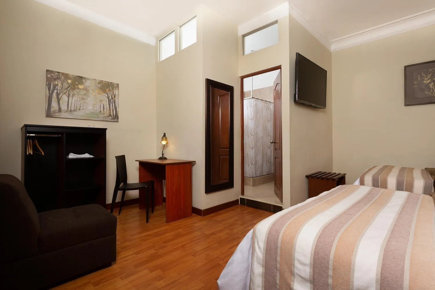 Photo of the whole room, Bed in Casa de Avila