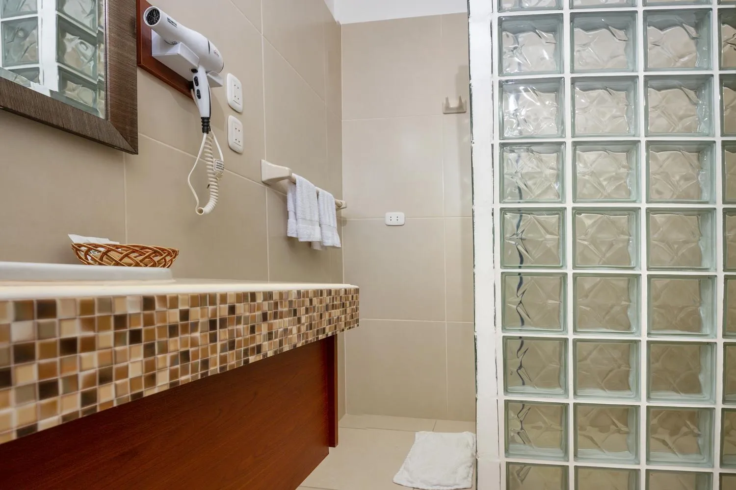 Shower in Casa de Avila