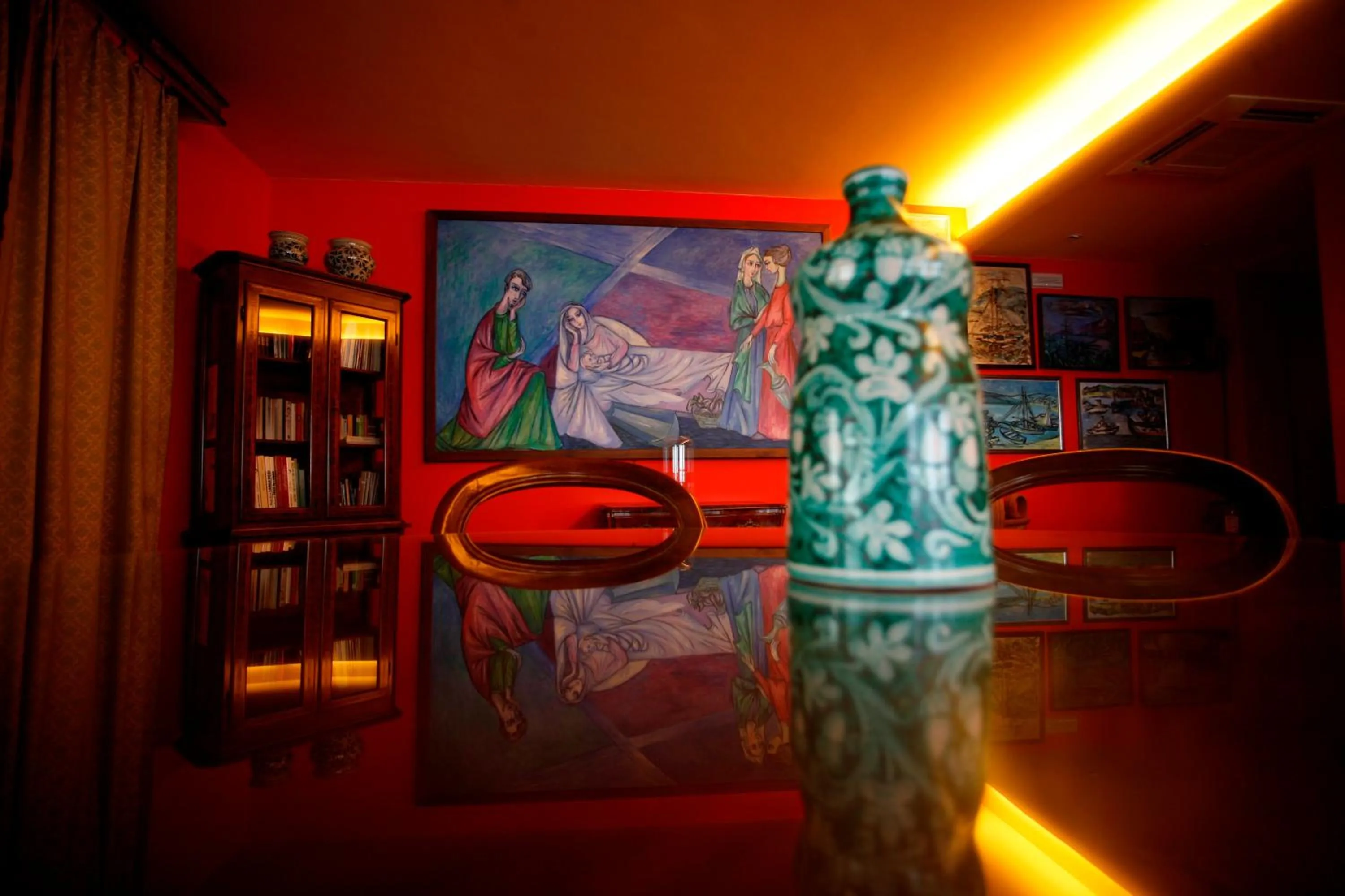 Communal lounge/ TV room in Hotel Palladio