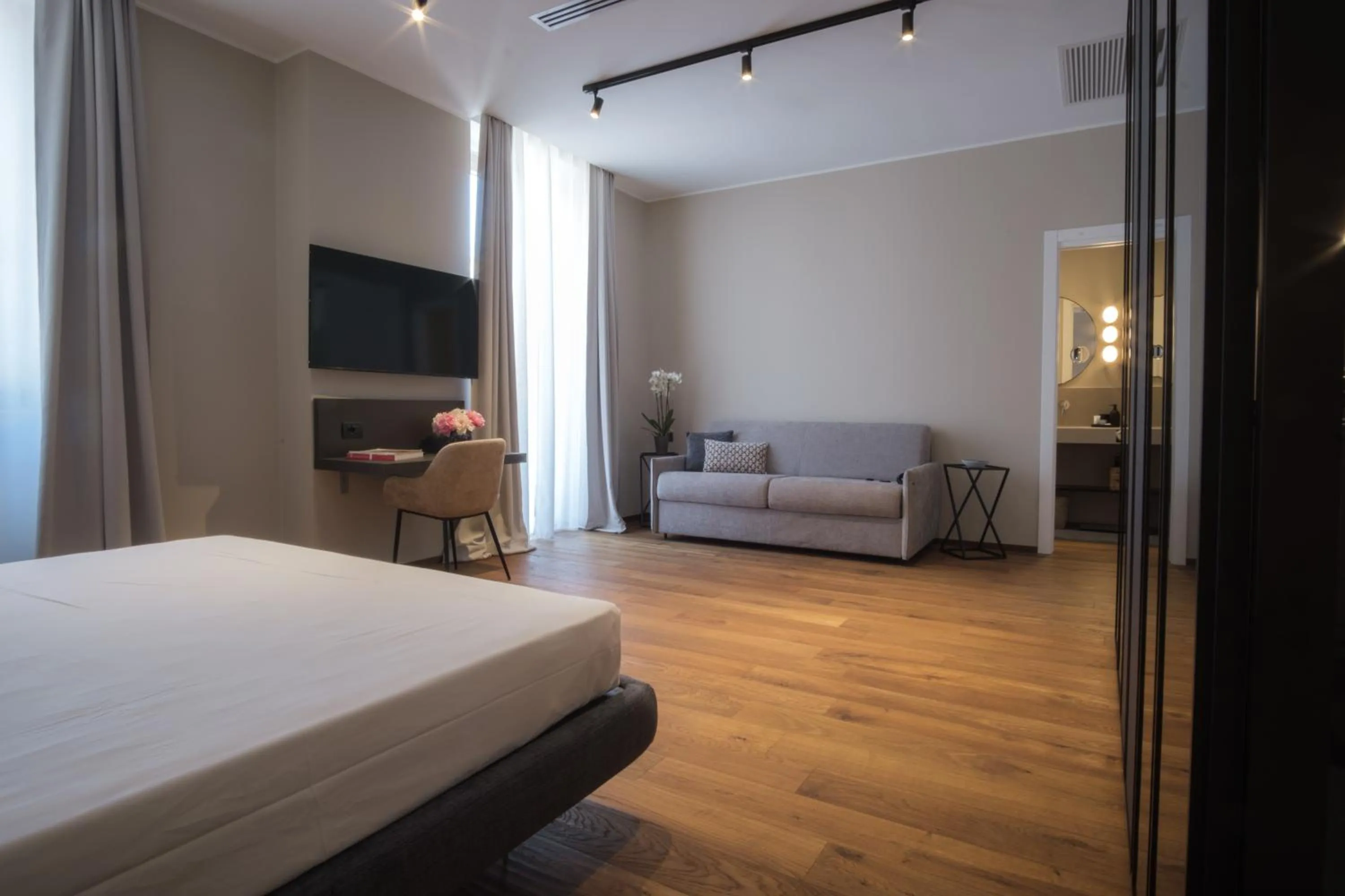 Living room, Bed in PALAZZO DANISI ROOMS&SUITES