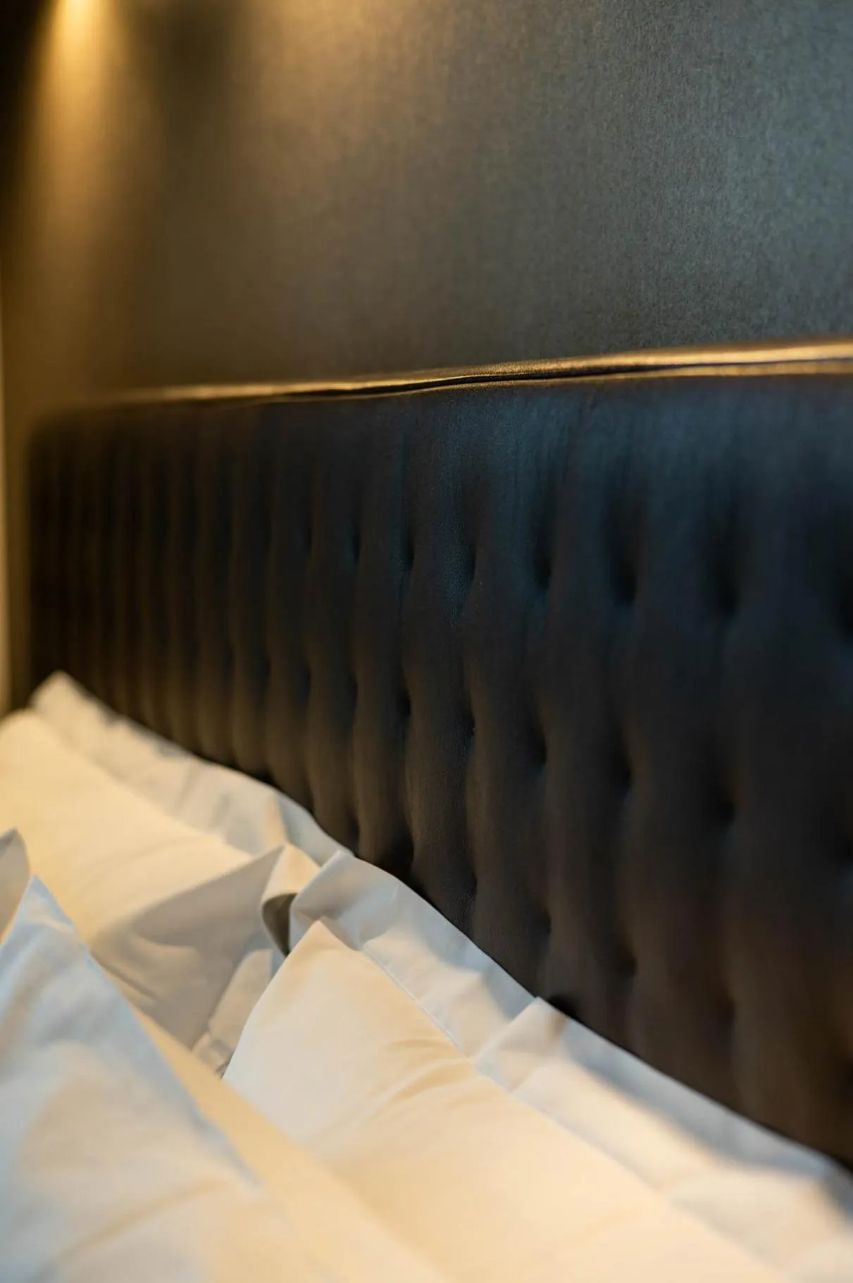 Bed in Axolute Comfort Hotel Como Cantù