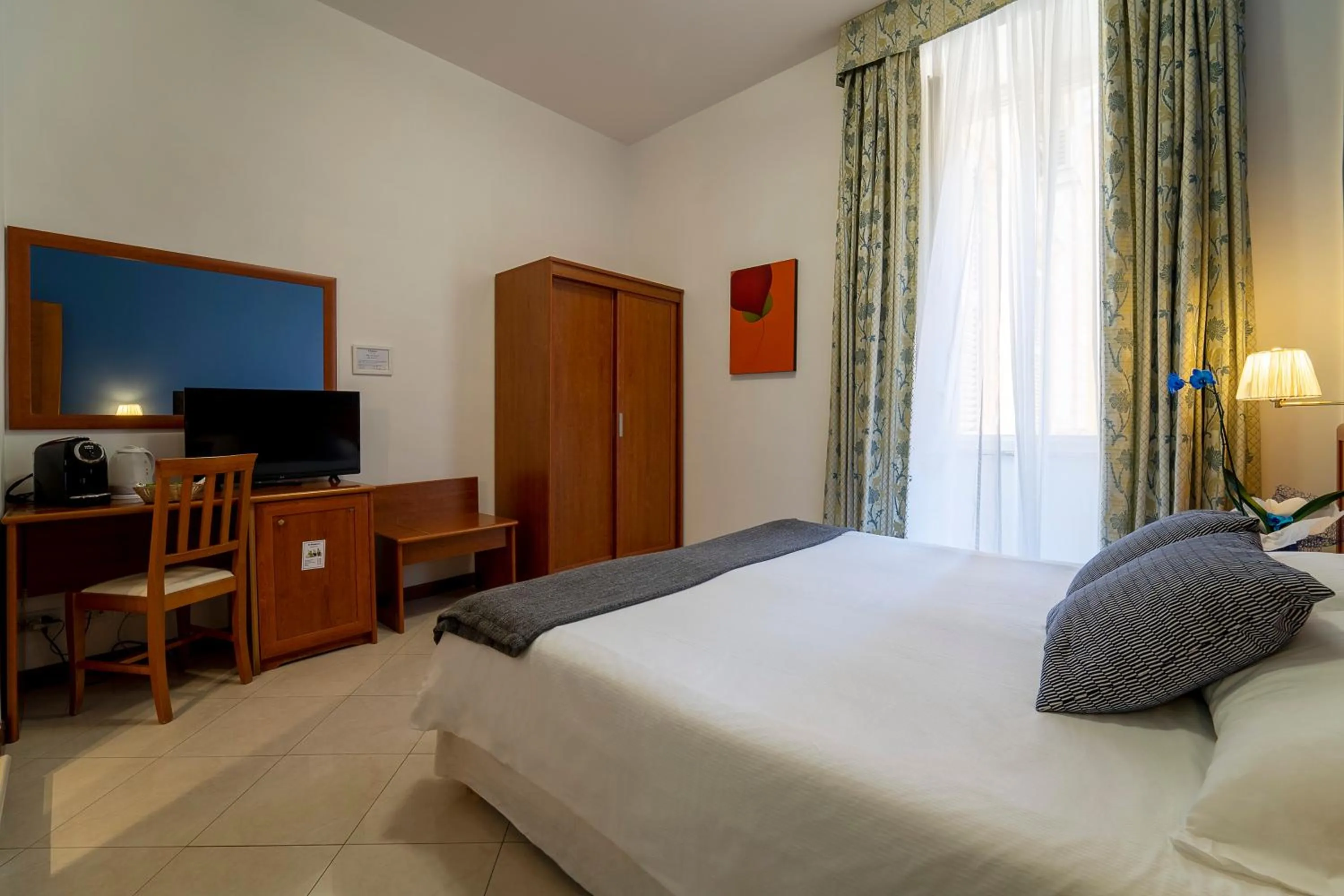 Photo of the whole room, Bed in il passetto