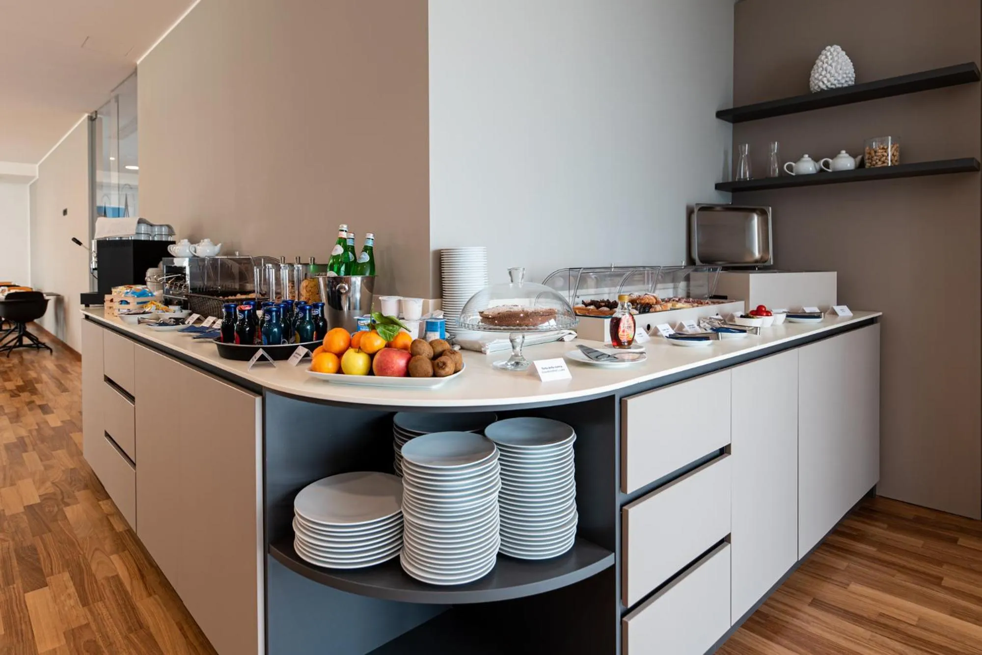 Coffee/tea facilities in Sestante Marina Motel