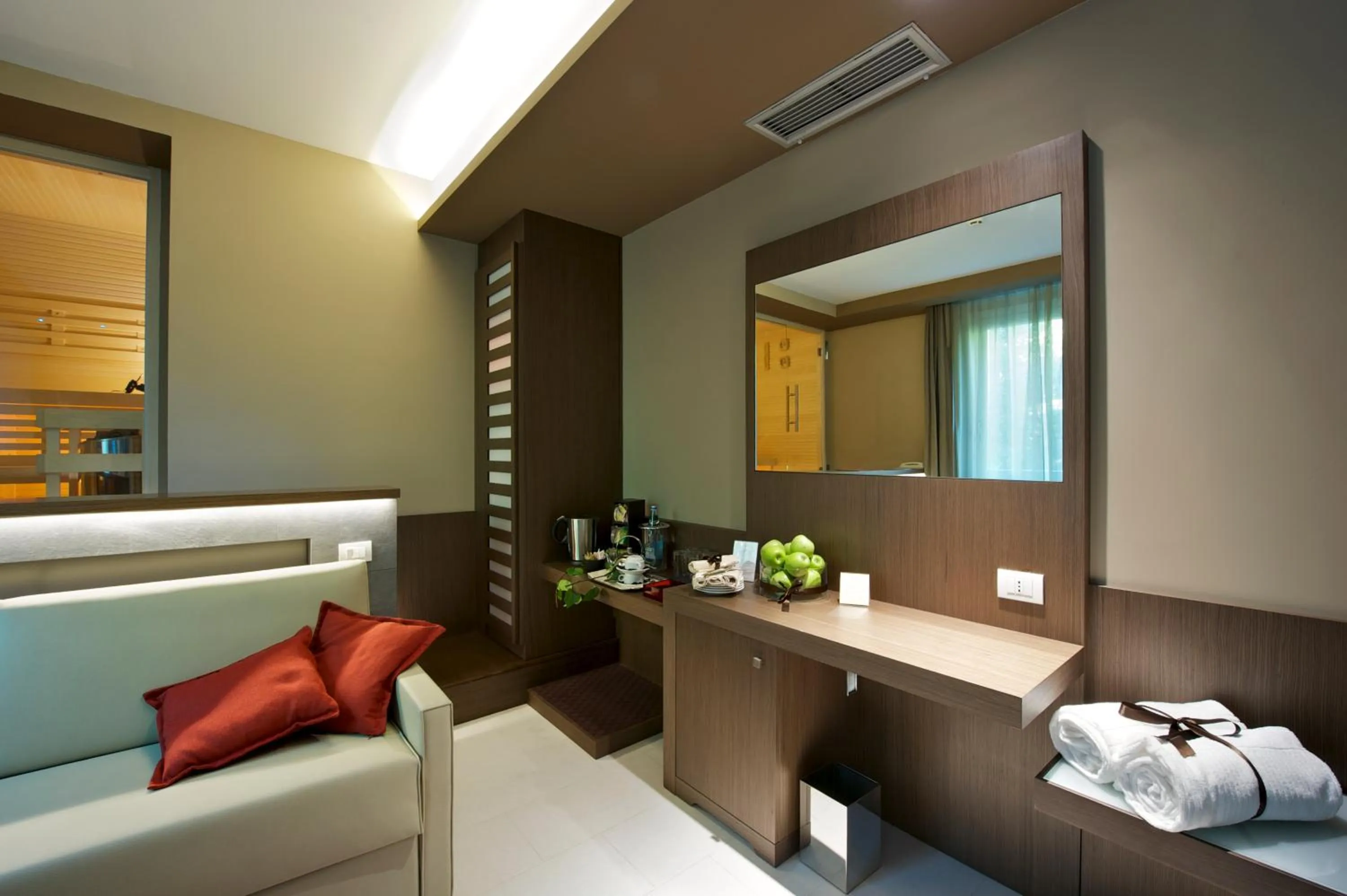 Spa and wellness centre/facilities, Bed in UNAHOTELS Villa dei Platani Foligno