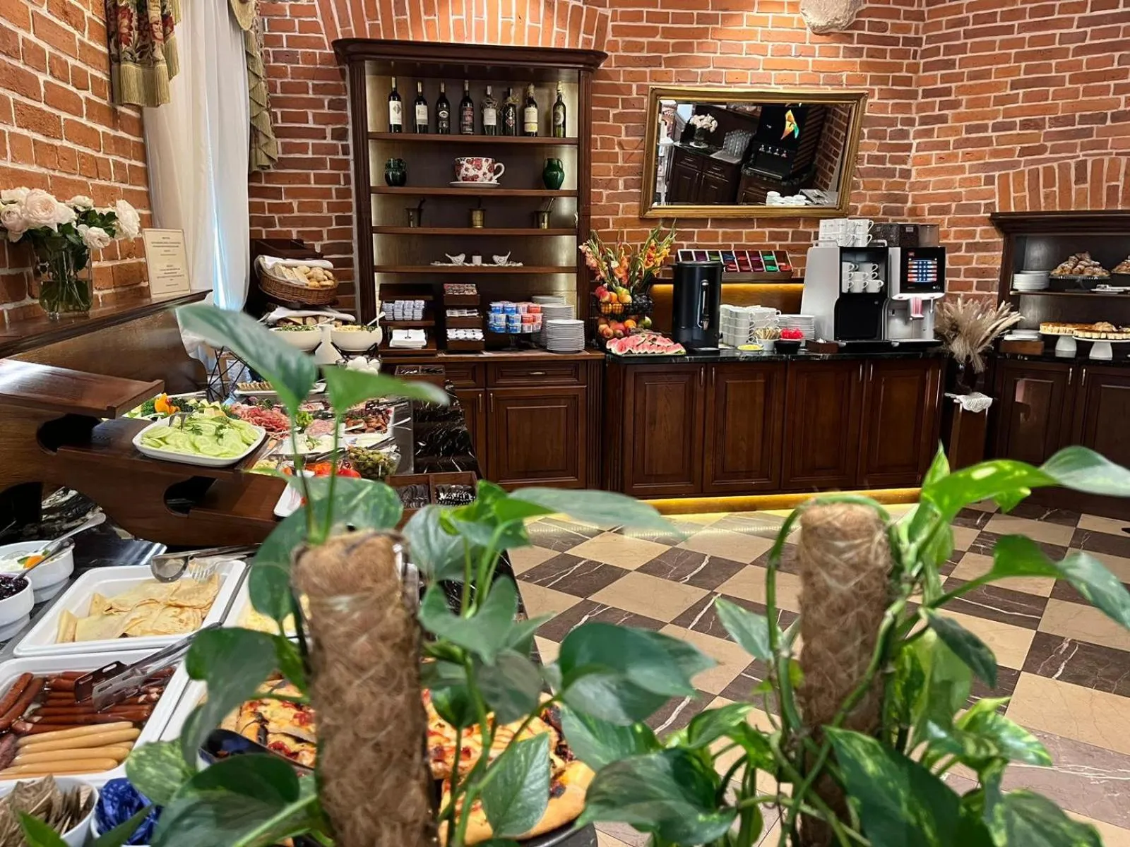 Breakfast in Aparthotel Basztowa