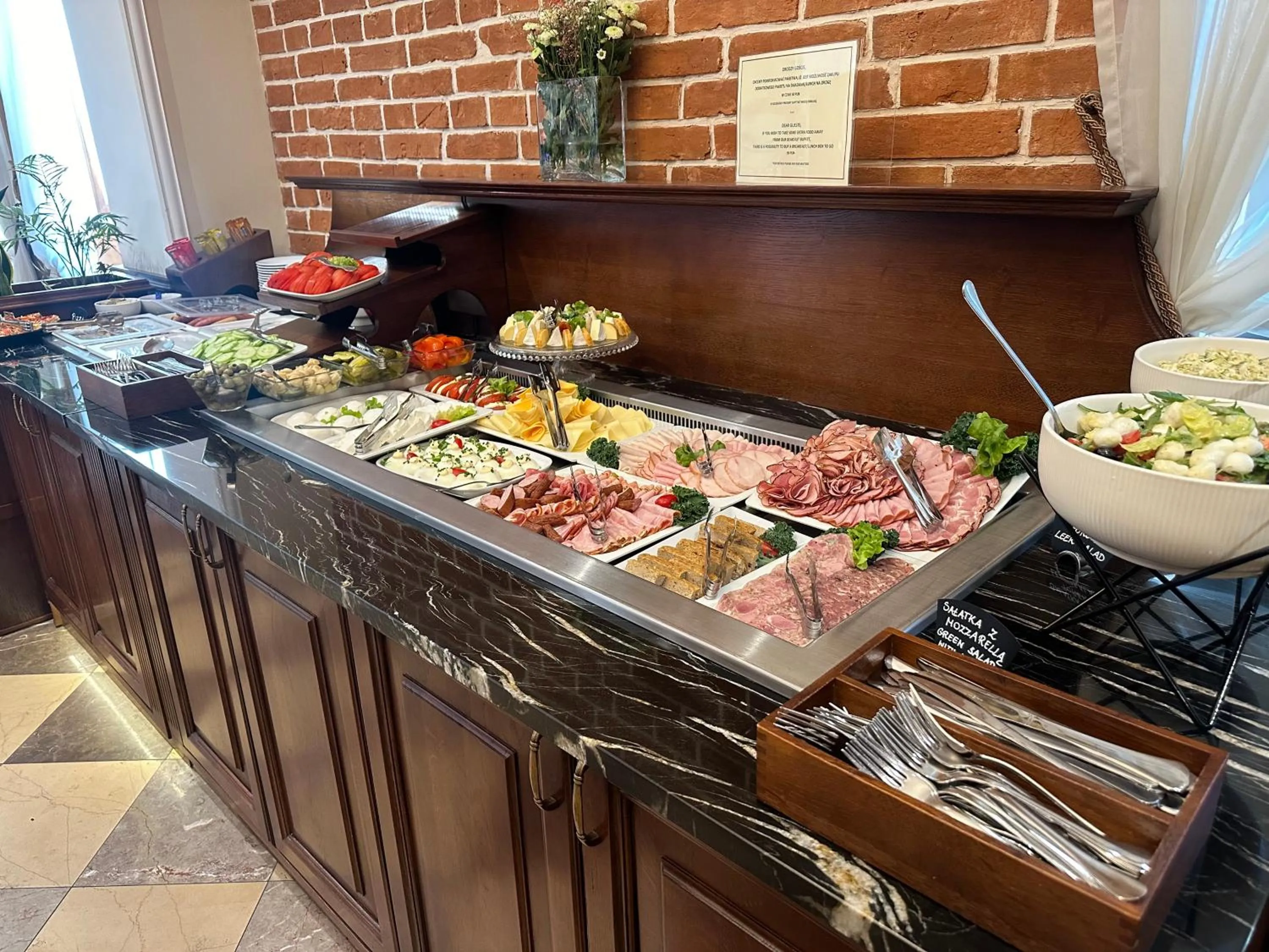 Breakfast in Aparthotel Basztowa