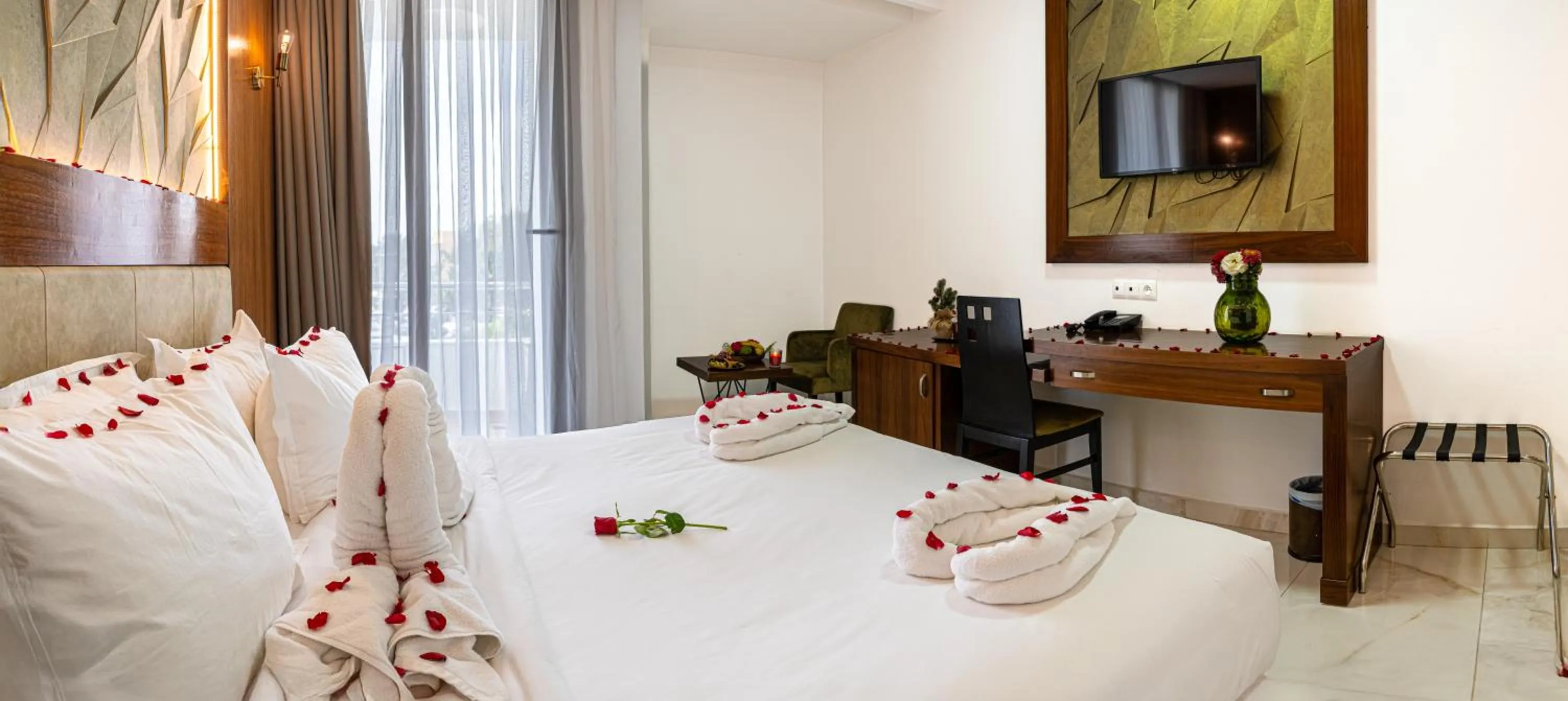 Bedroom, Bed in MIRANDA HOTEL - Tanger