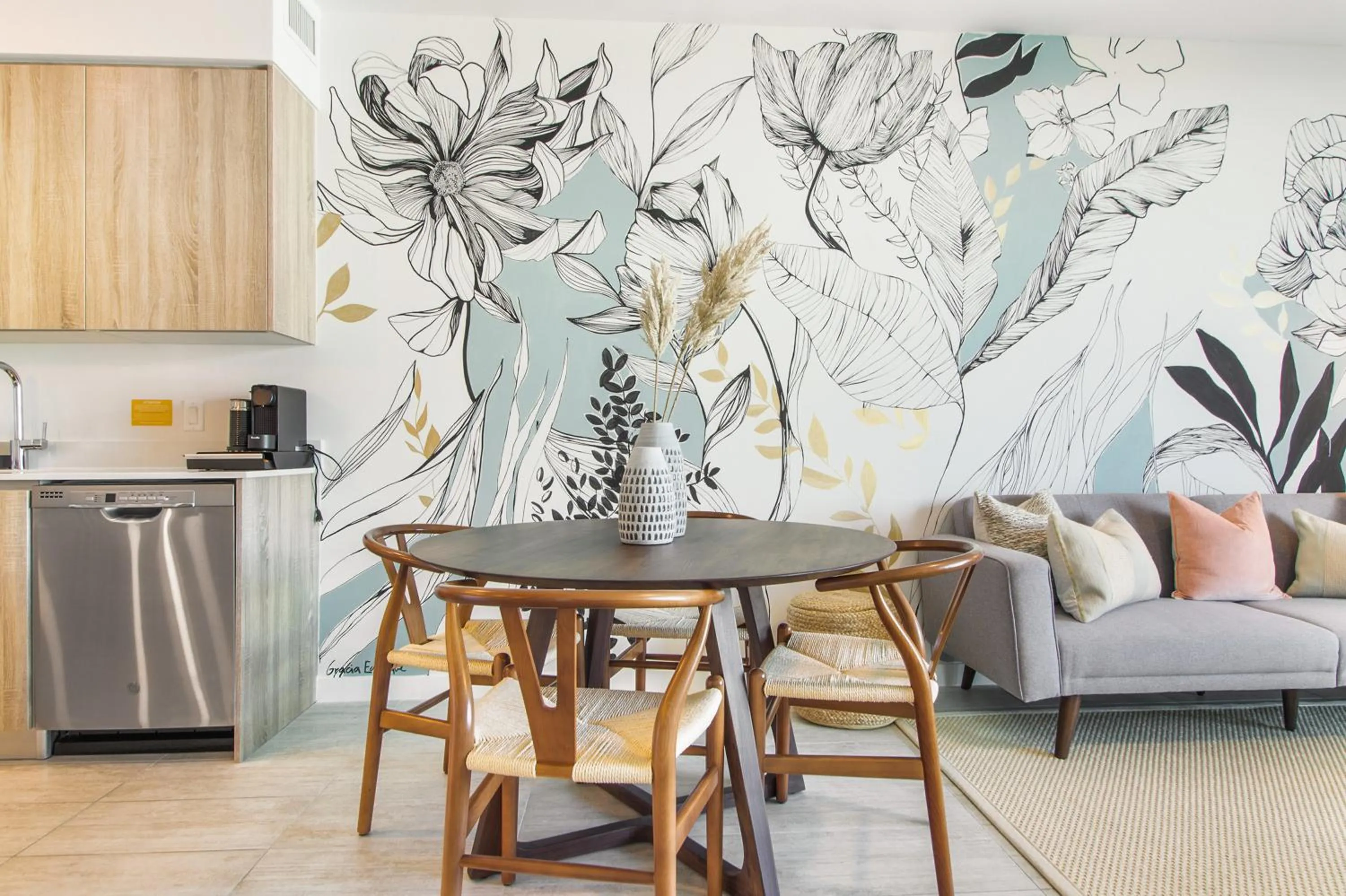 Dining area in Nomada Destination Residences - Quadro