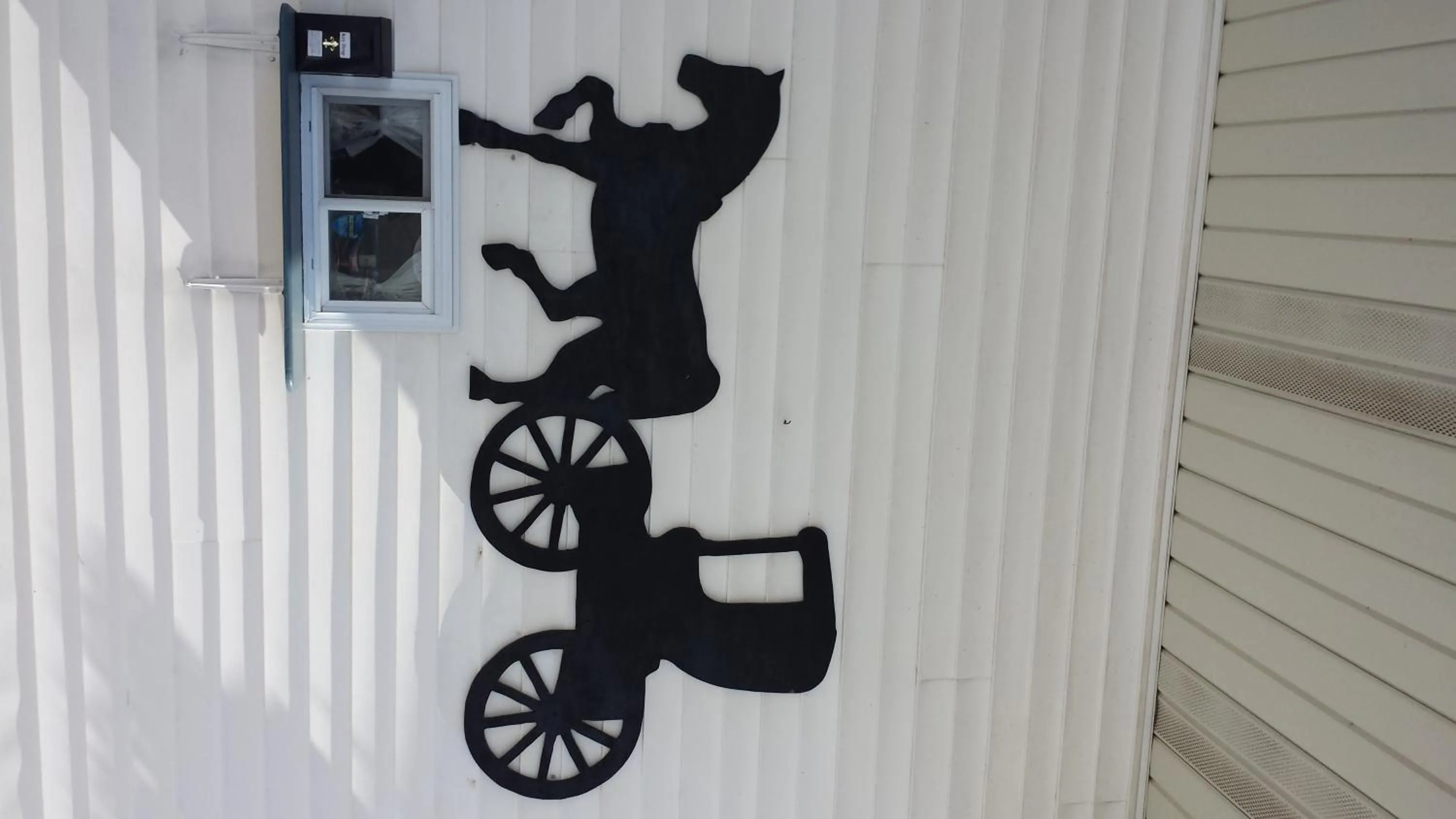 Decorative detail in Der Ruhe Blatz Motel