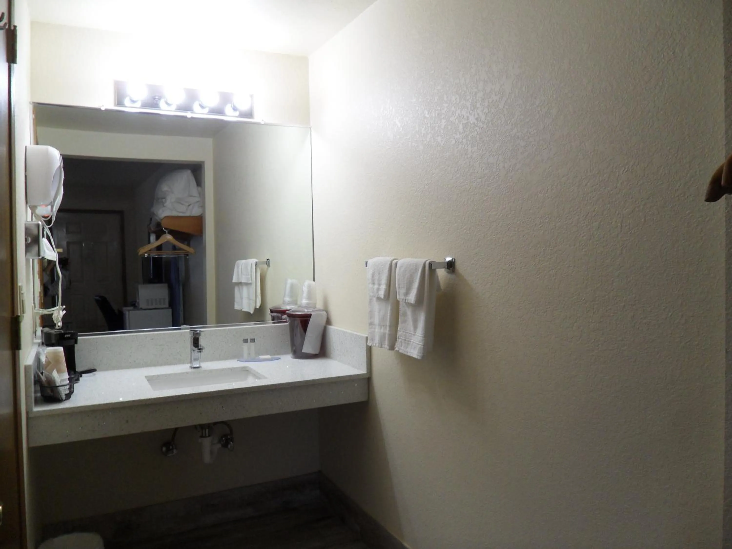 Bathroom in Der Ruhe Blatz Motel