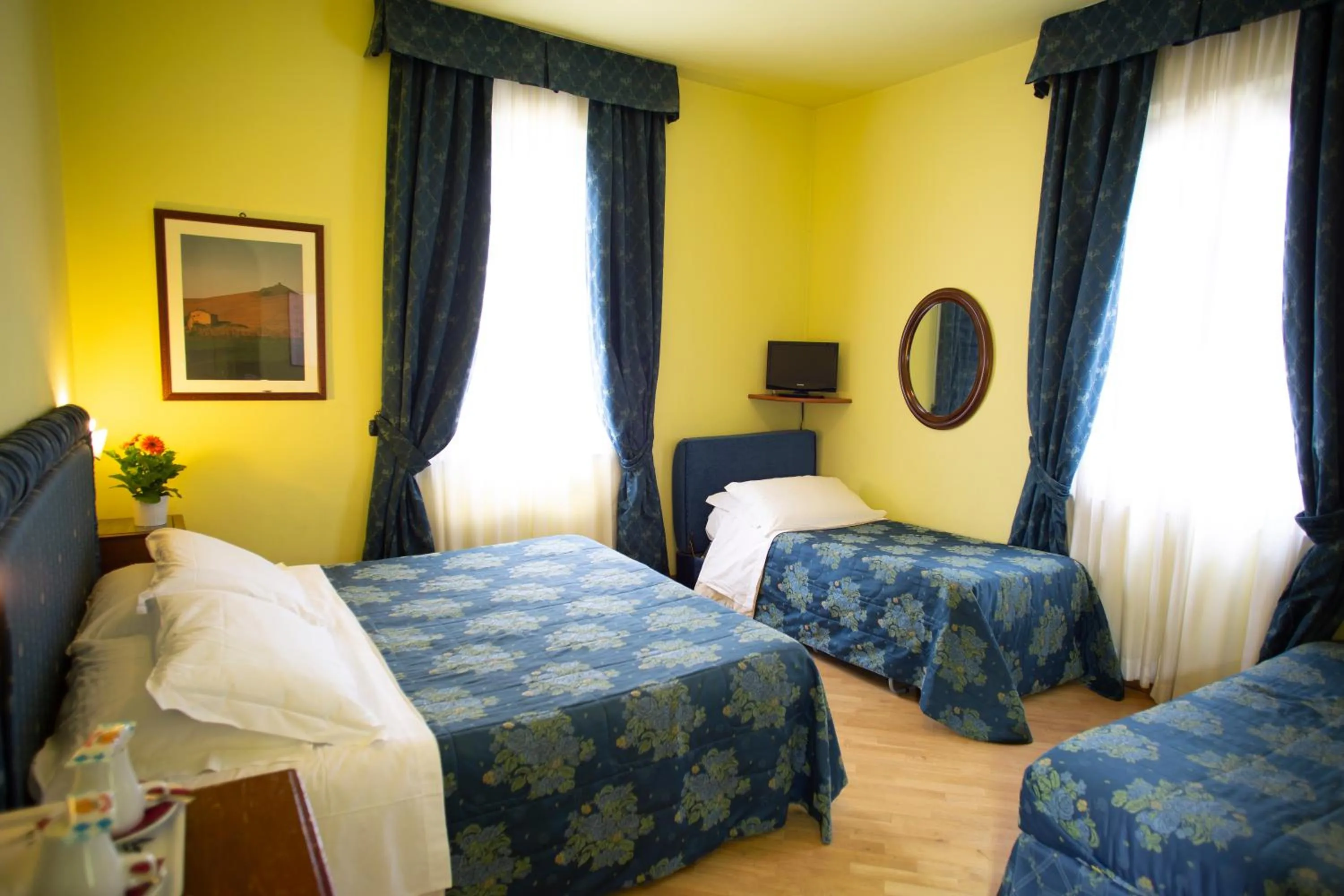 Bed in Hotel Ristorante Piccolo Chianti