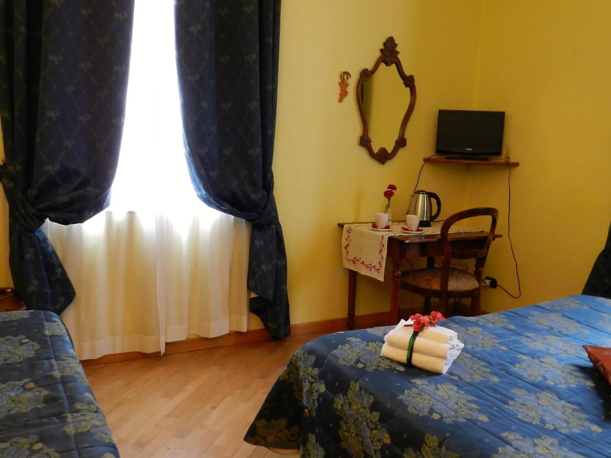 Bed in Hotel Ristorante Piccolo Chianti