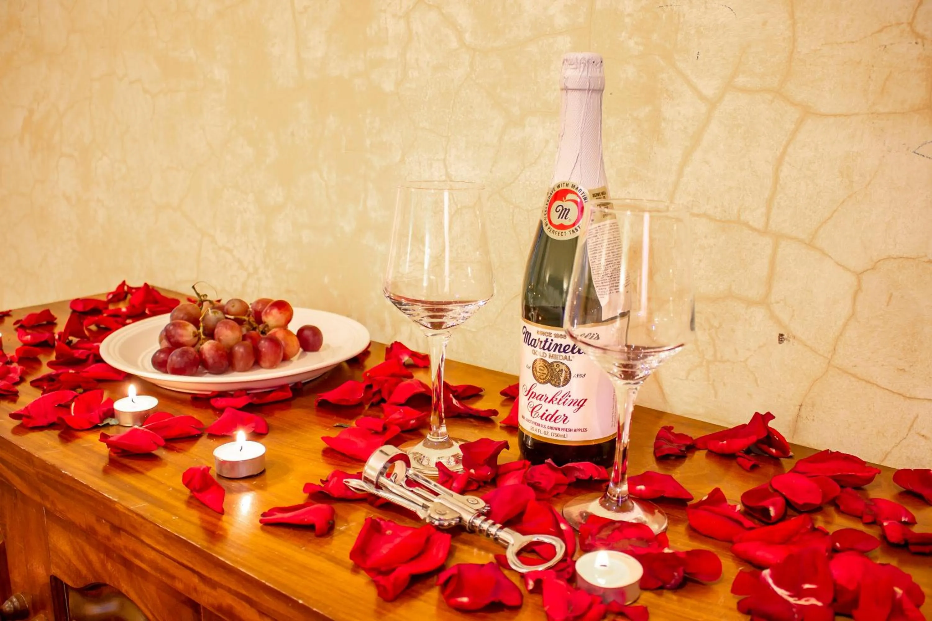 Food and drinks in Casa Mia Hotel