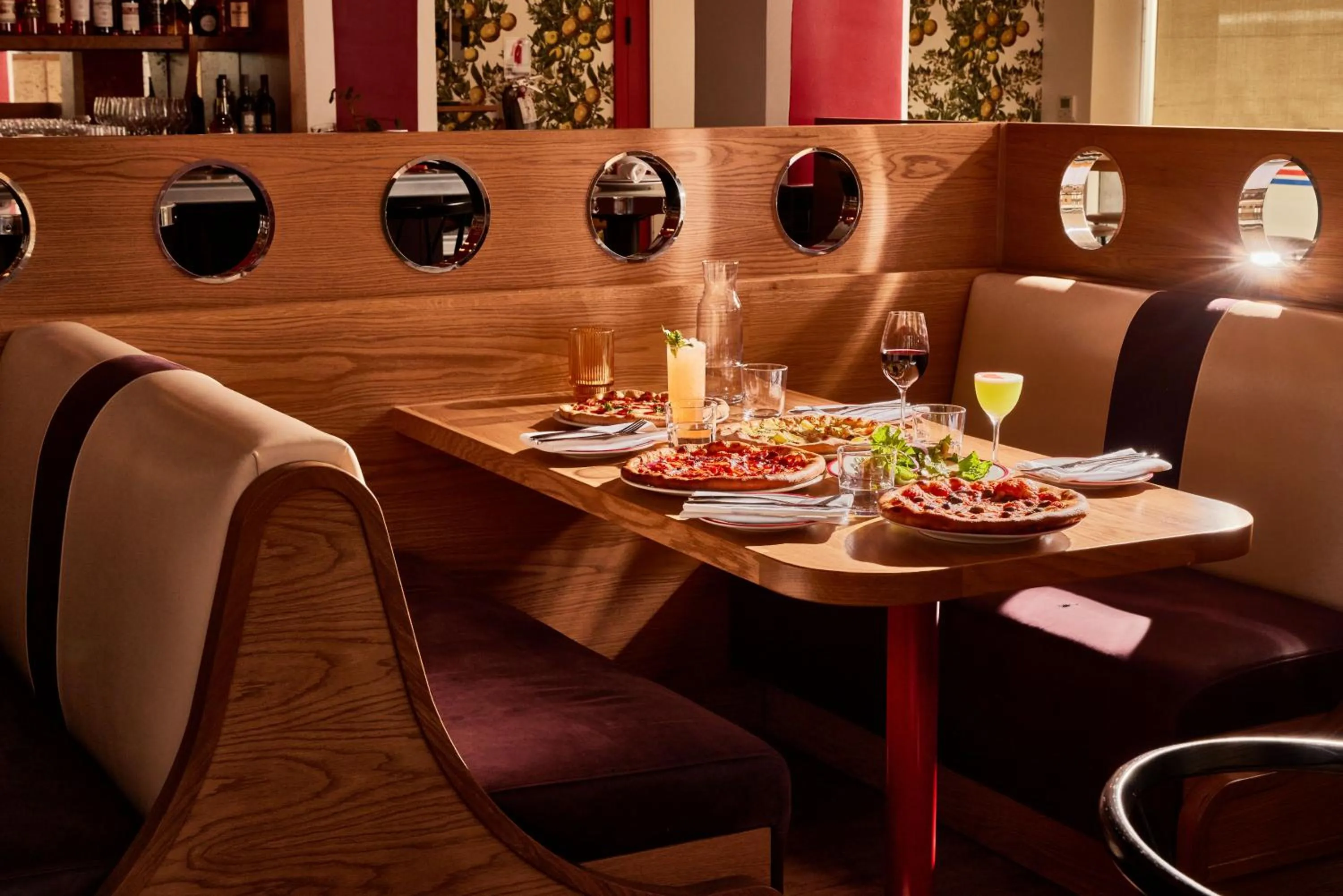 Restaurant/places to eat in Hotel G San Francisco