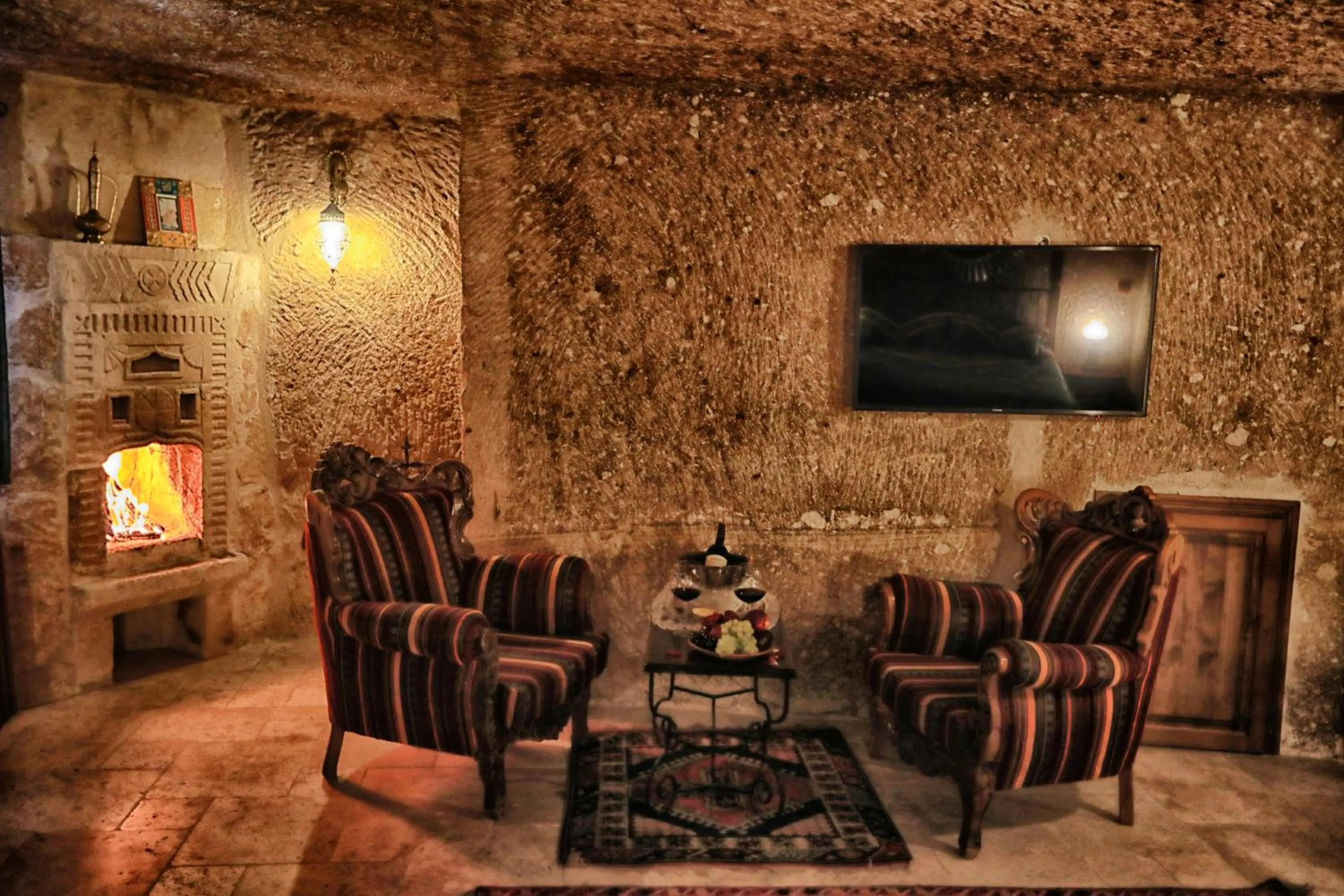 Seating area in Traveller's Cave Hotel
