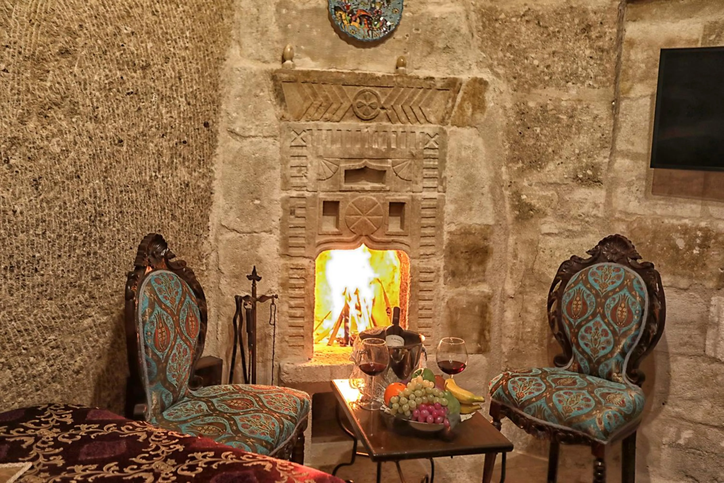 Seating area in Traveller's Cave Hotel